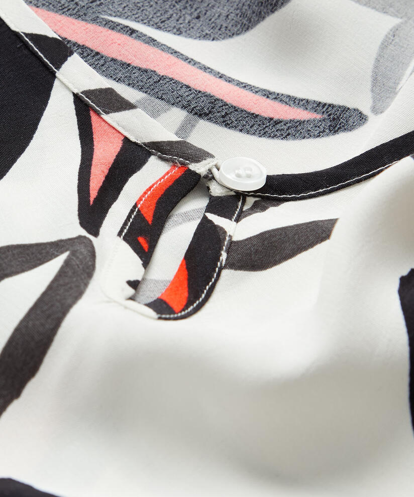 DANITA TOPP, Valient Poppy