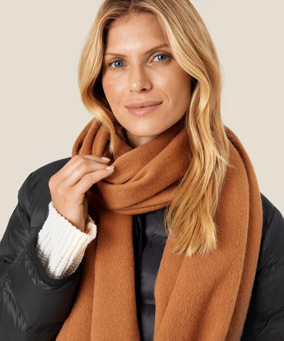 Anna Skjerf, Tobacco Brown