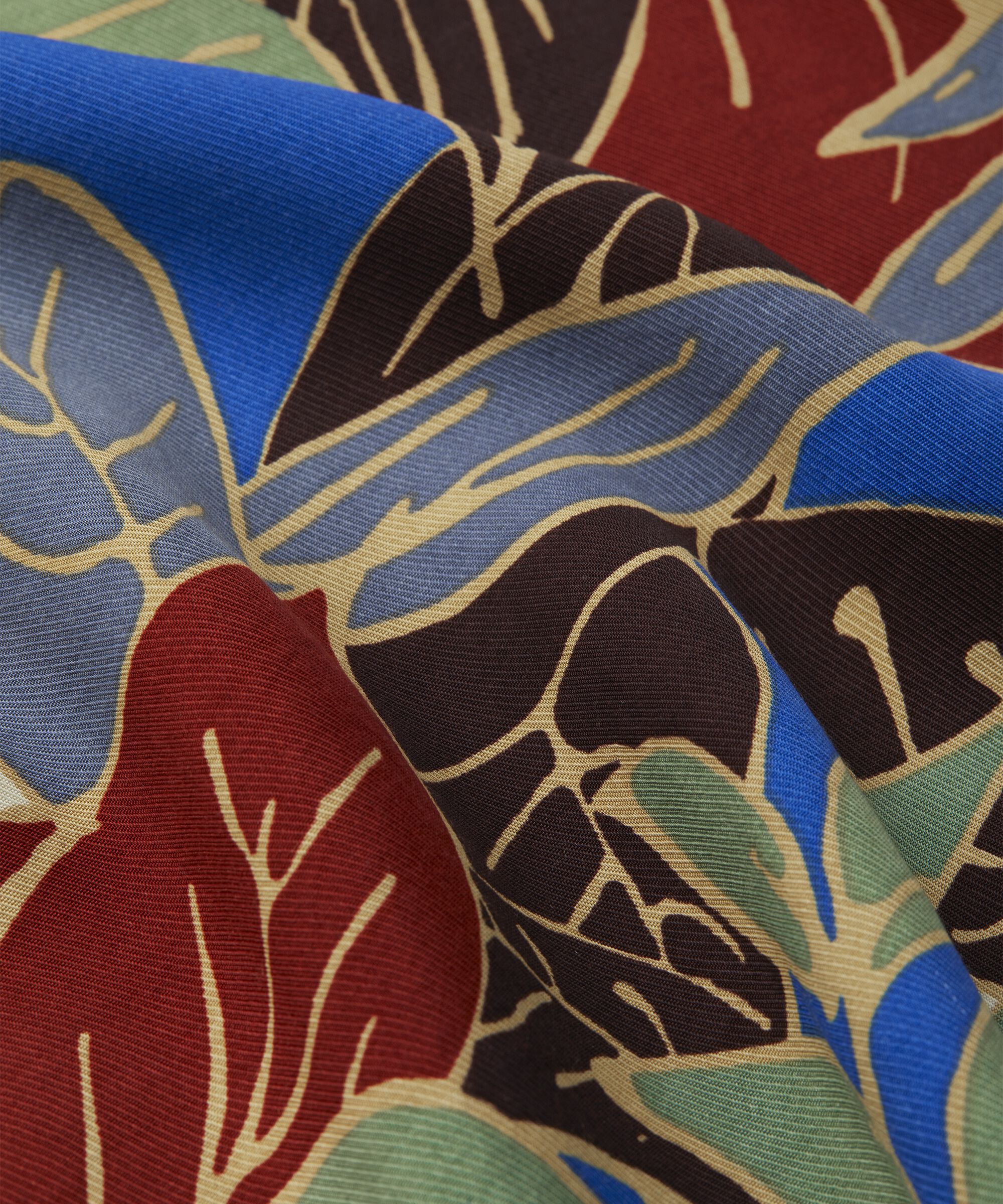 Becca Bluse, Surf the web