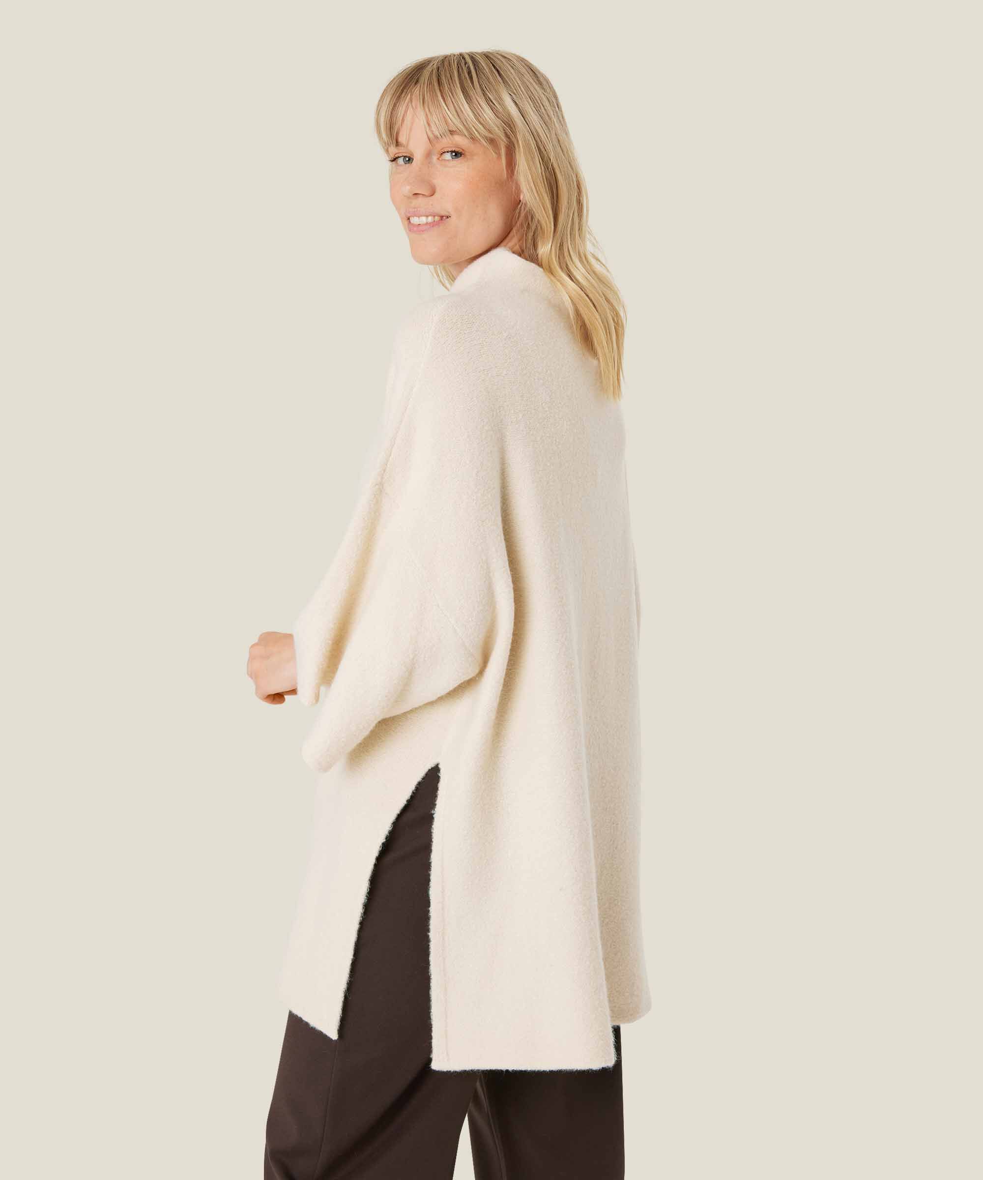 Faviola Strikkegenser, Fog