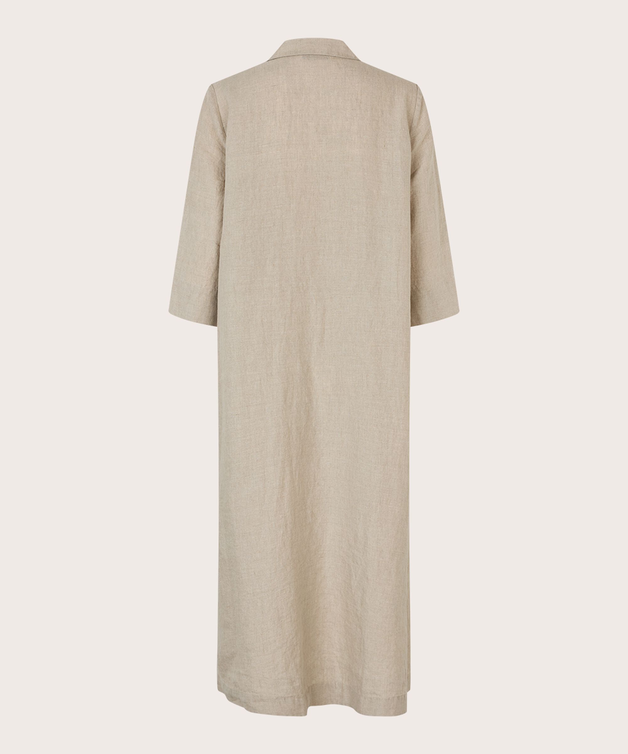 Nikeeta Kjole, Natural