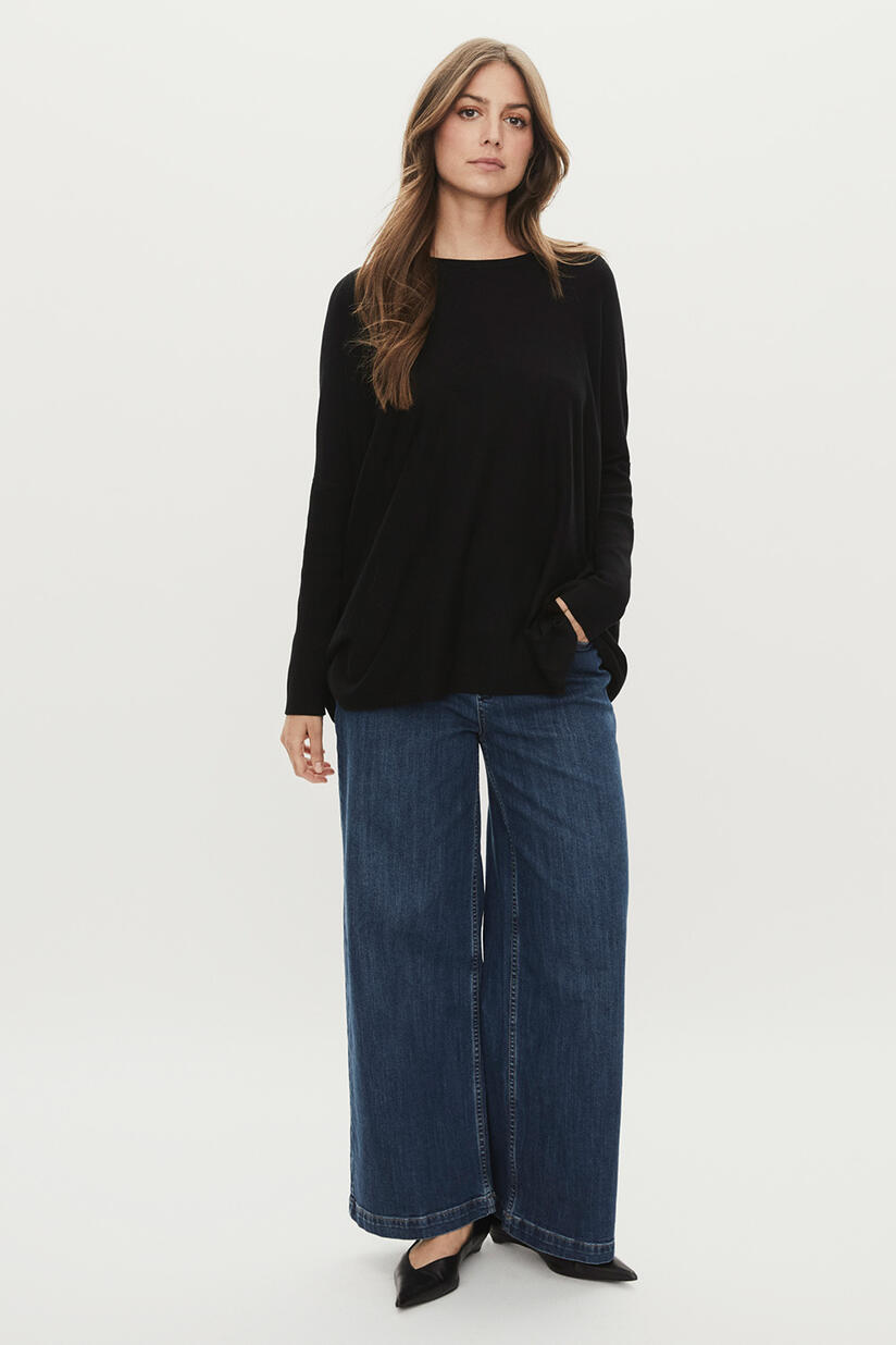 Passang Bukser - Blue Denim, Fanasi Strikkegenser - Black