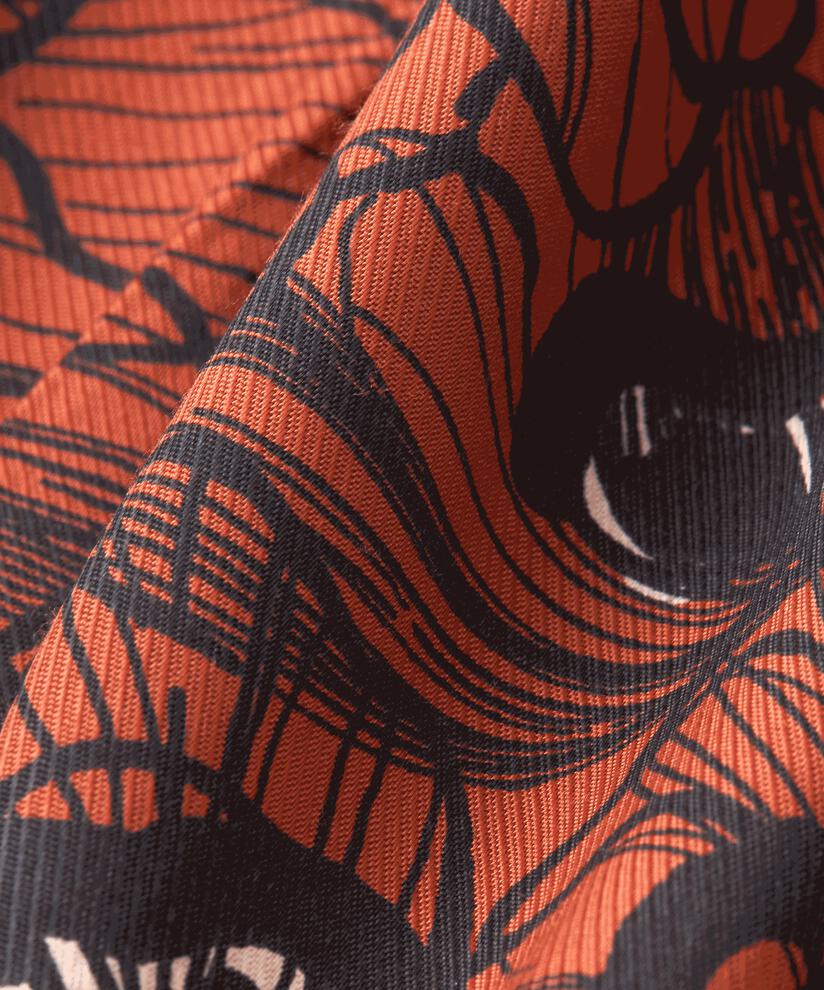 Nelas Kjole, Picante