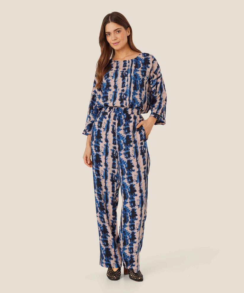 Becca Topp, Navy Peony