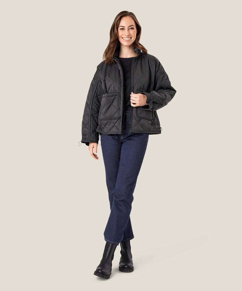 Tessie Kåpe, Black