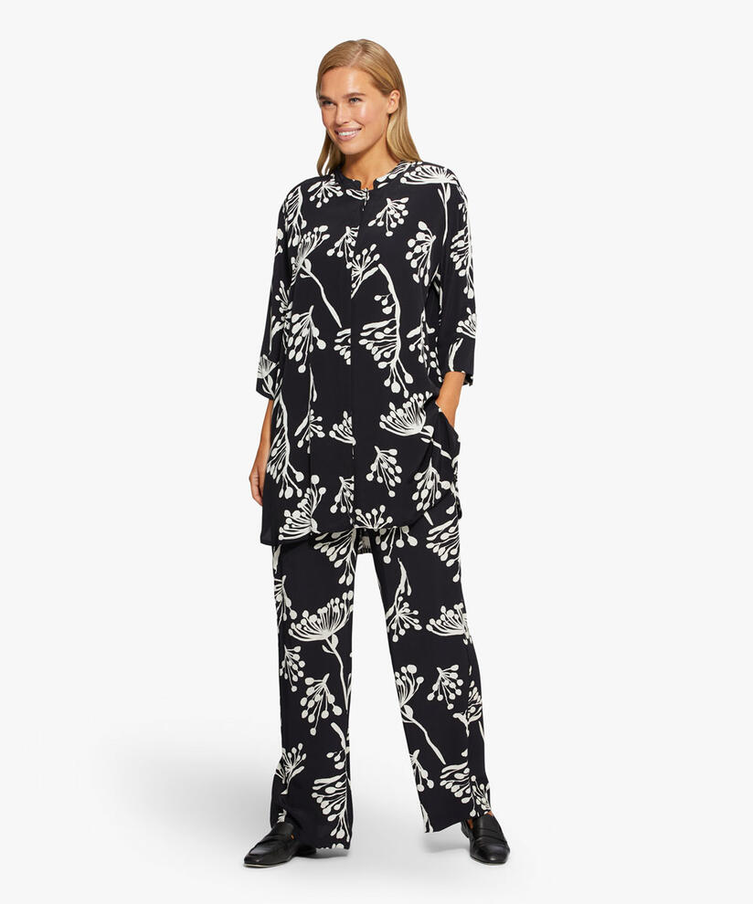 PERINUA BUKSER, Black