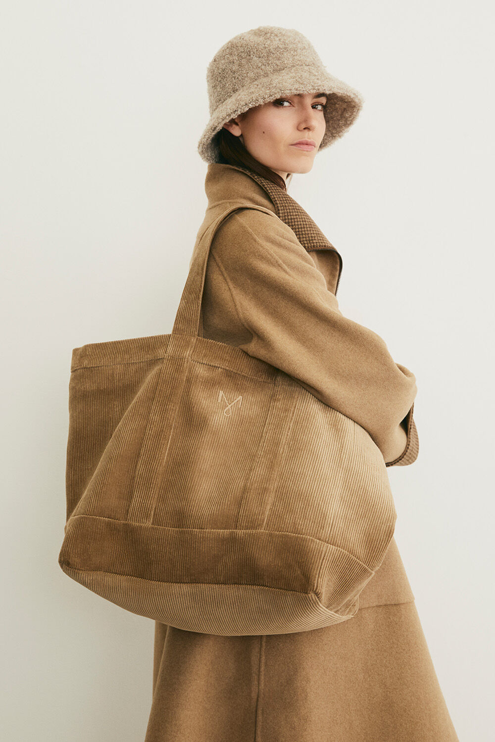 Tylixia ullk&aring;pe - Petrified Oak, Ralina Ull Hatt - Plaza Taupe, Roya Veske - Petrified Oak