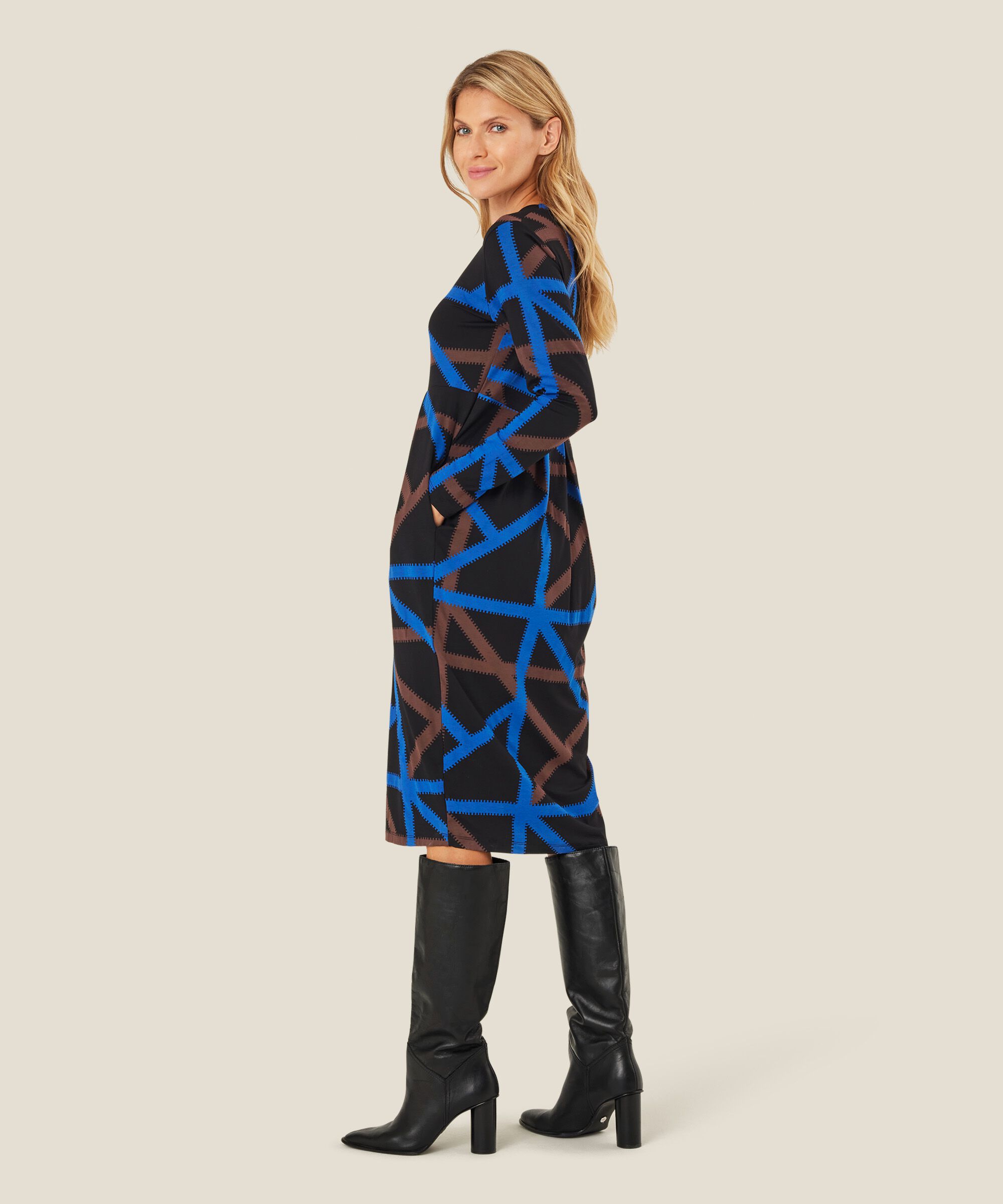 Namo JERSEY Kjole, Surf the web