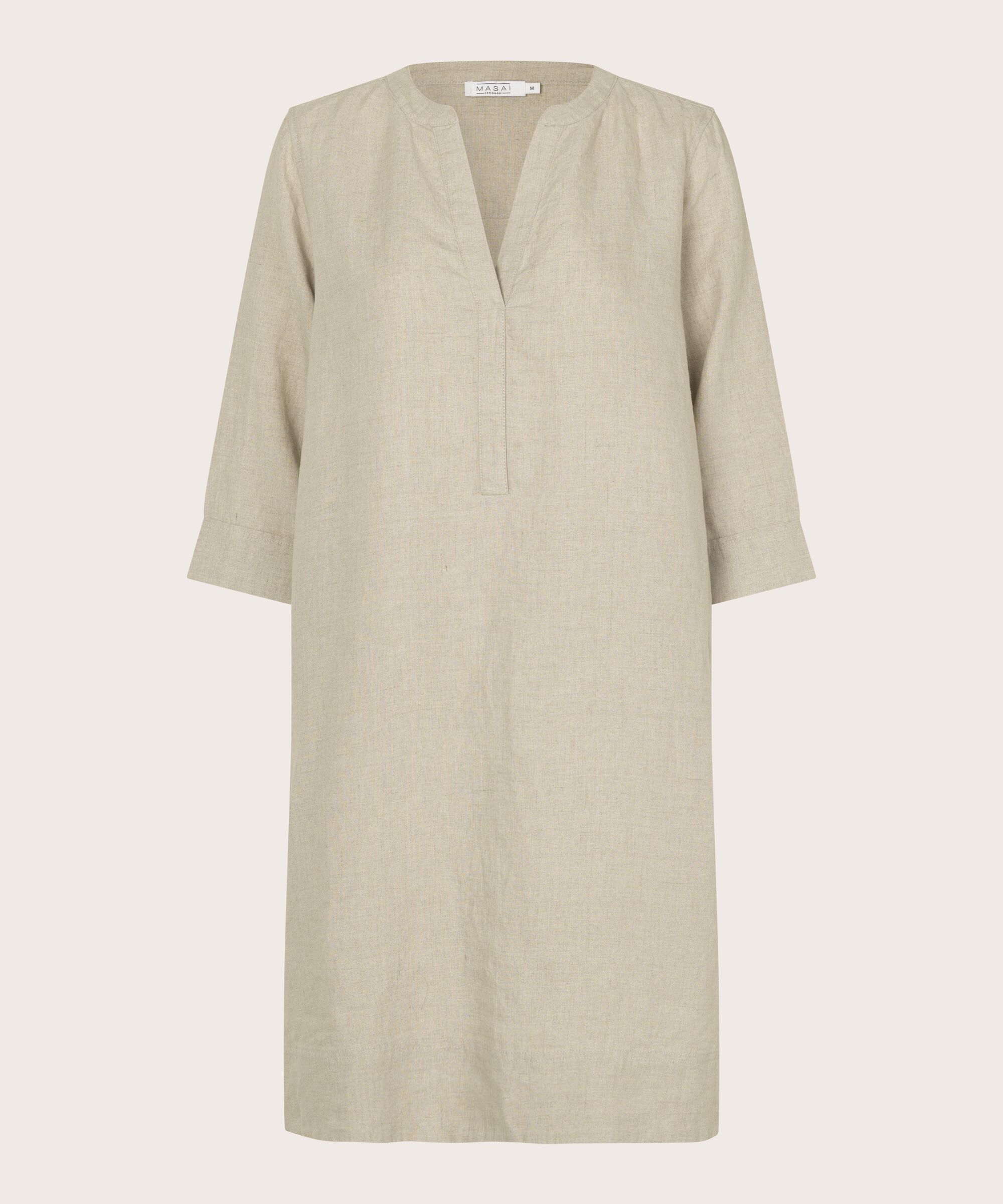 Nokolo Kjole, Natural