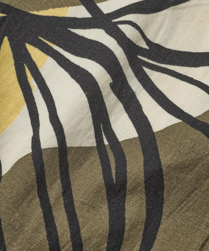 Nokolo Kjole, Raffia