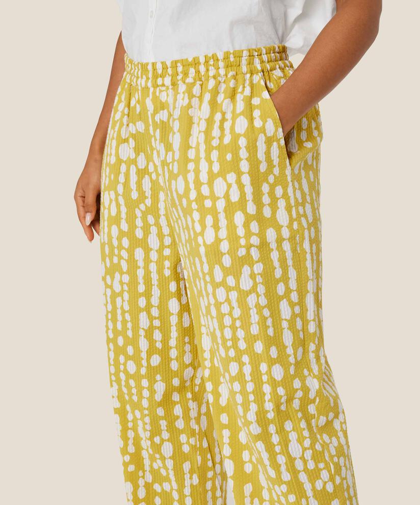 Pata Bukser, Oil Yellow