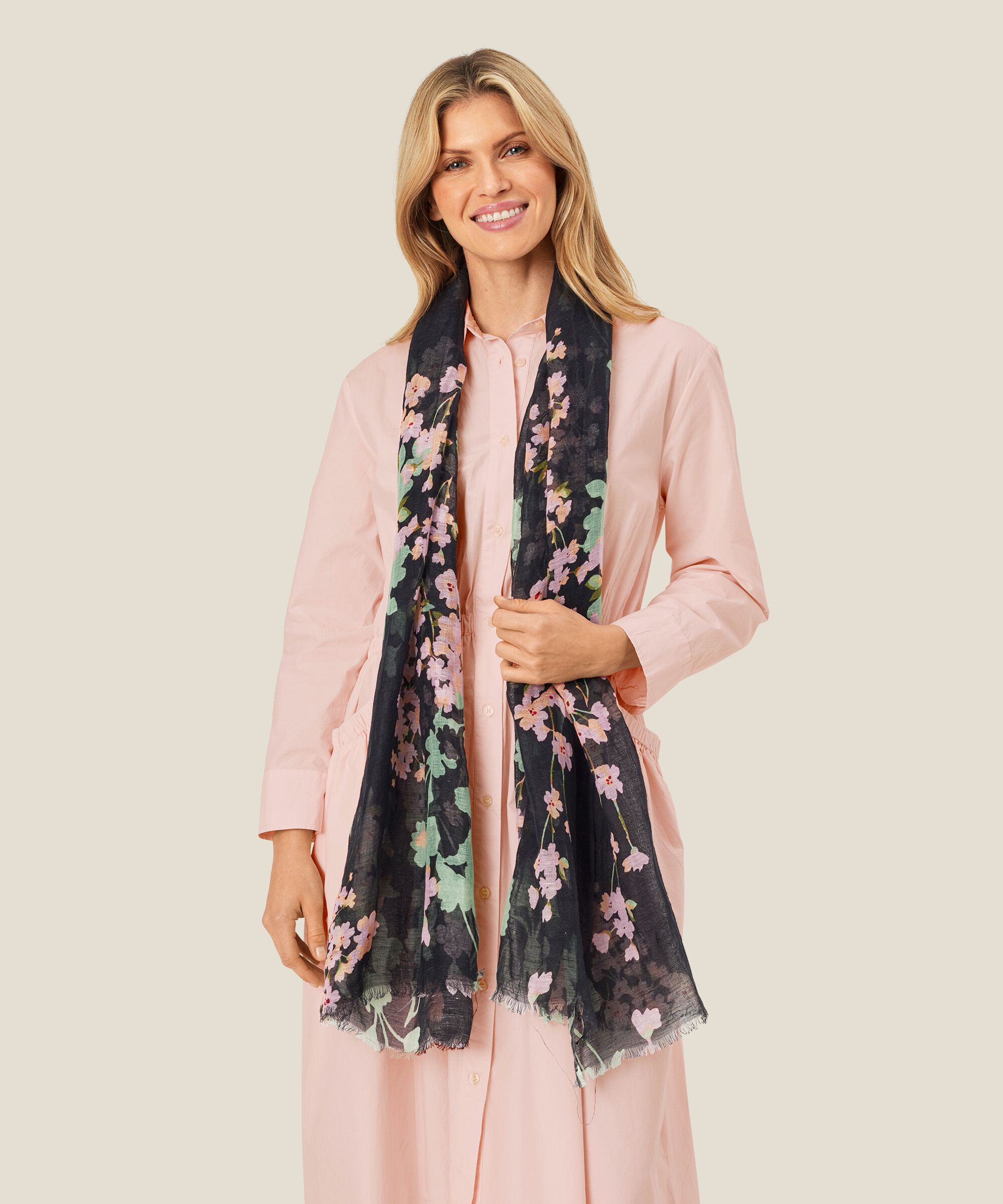 Adisa Skjerf, Pink Lady