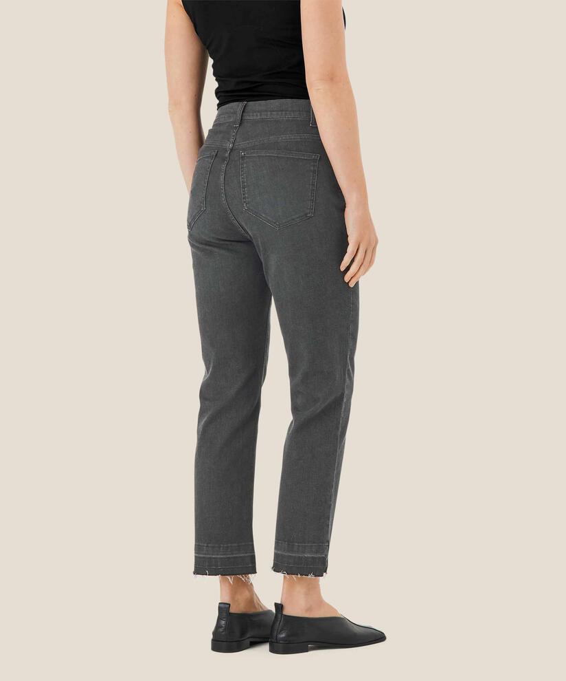 Padalli Bukse, Black