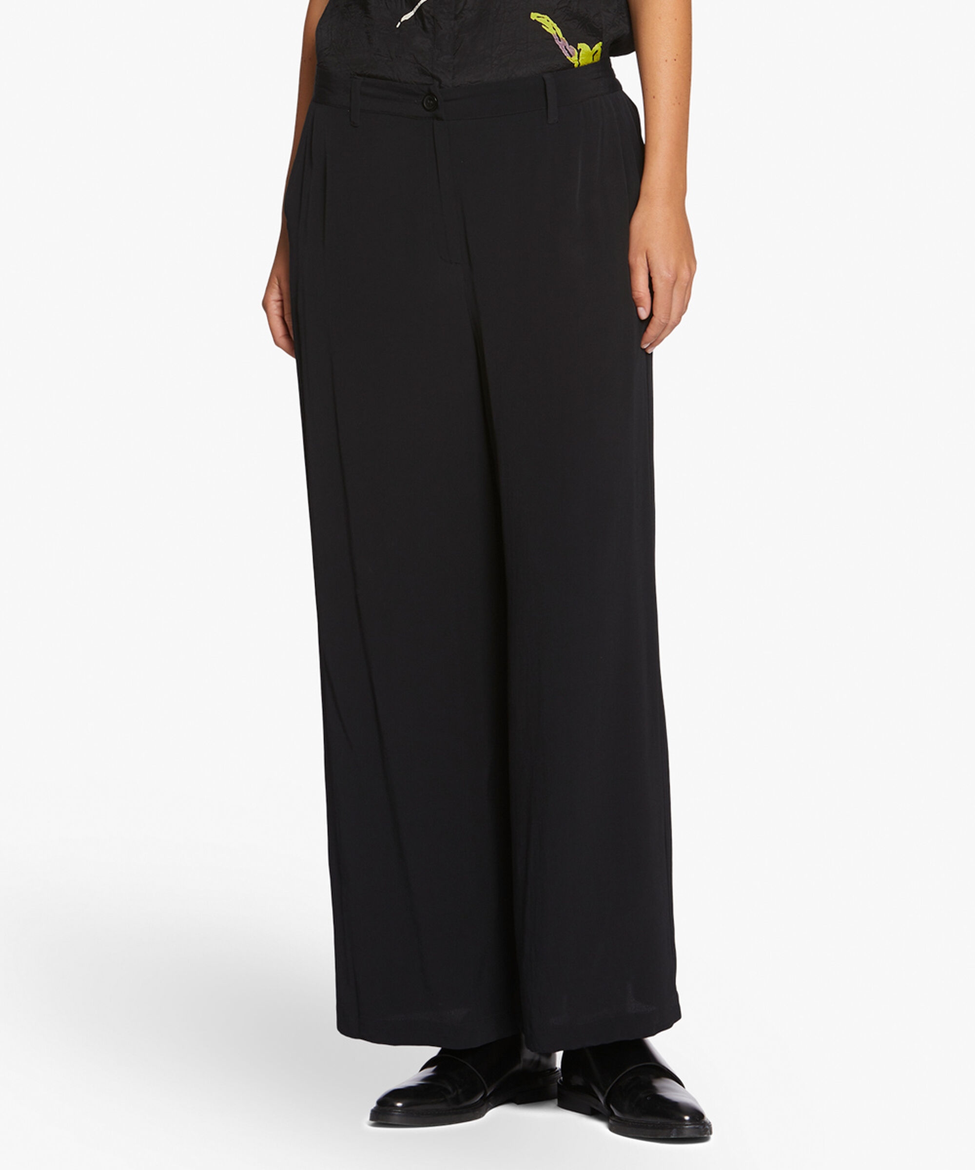 PERINUS BUKSER, Black