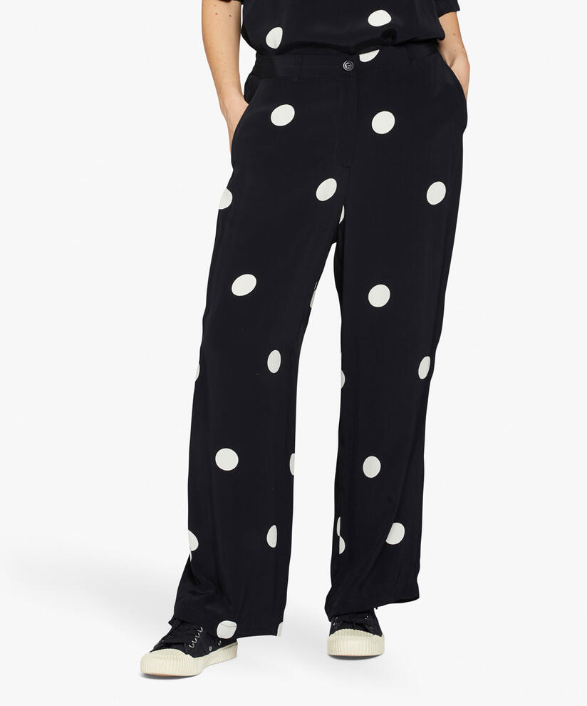 PERINUA BUKSER, Black