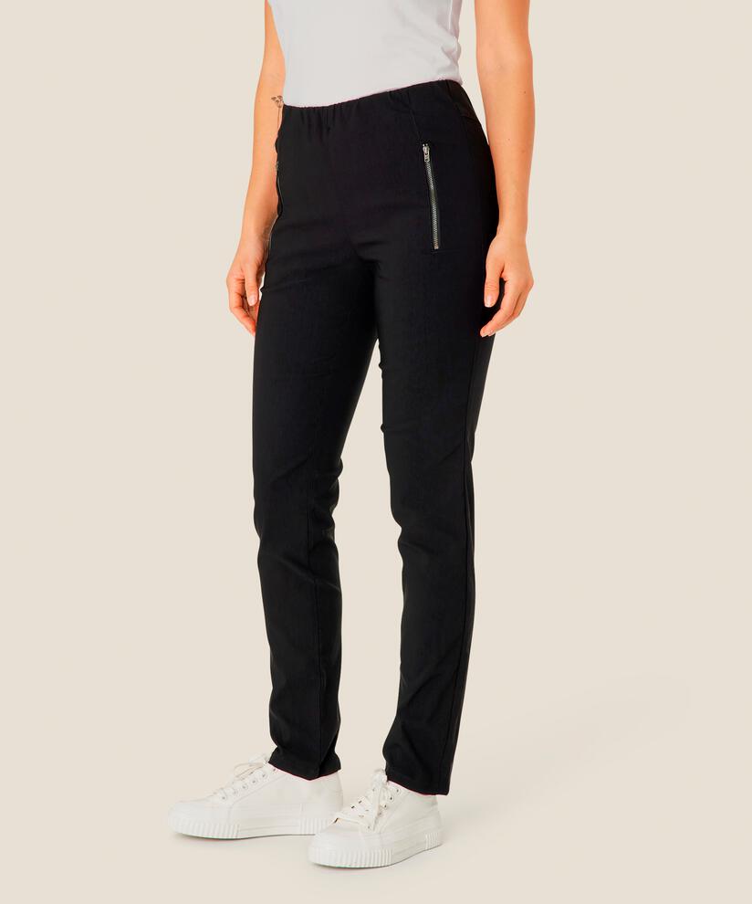 Pearl Bukser, Black