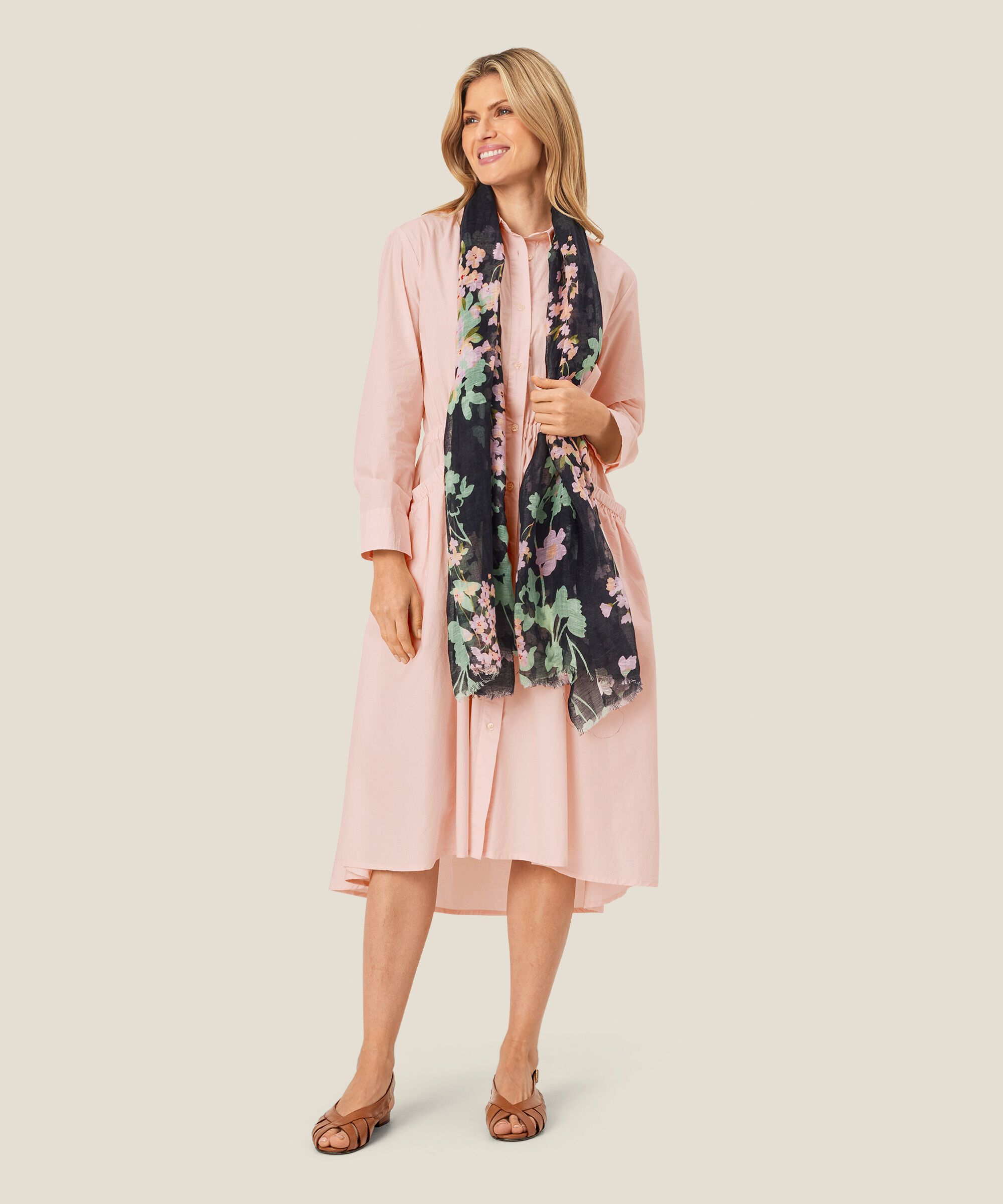 Adisa Skjerf, Pink Lady