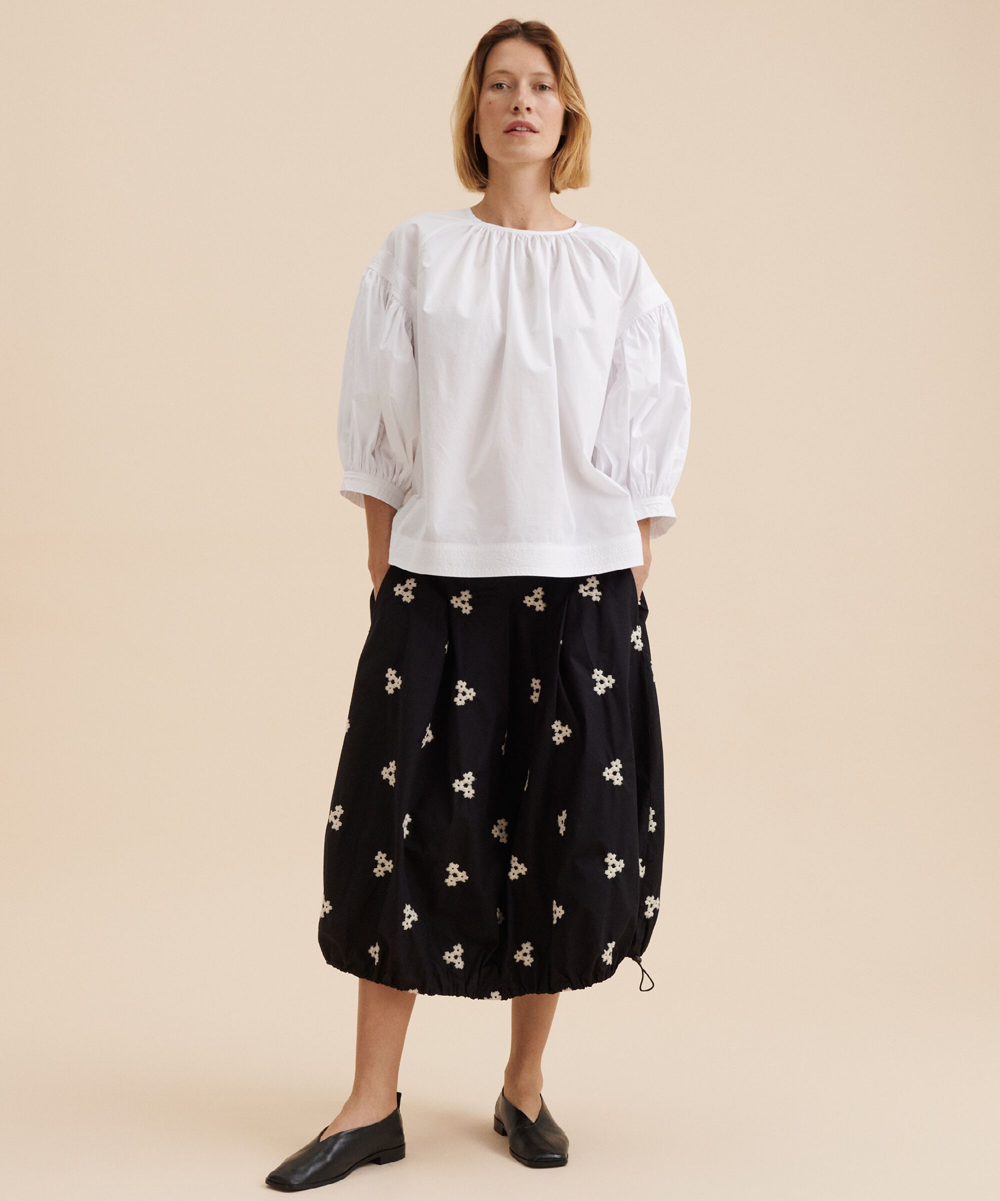 Steph Skjørt, Black