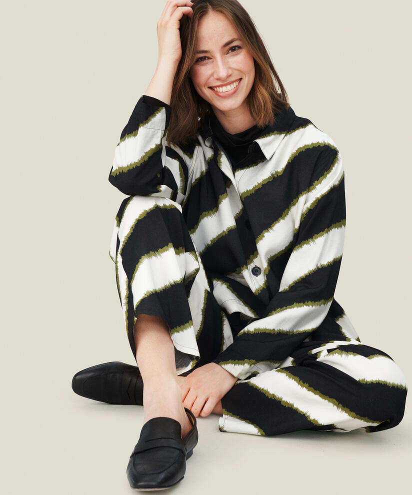 PAI BUKSER, Capulet Olive