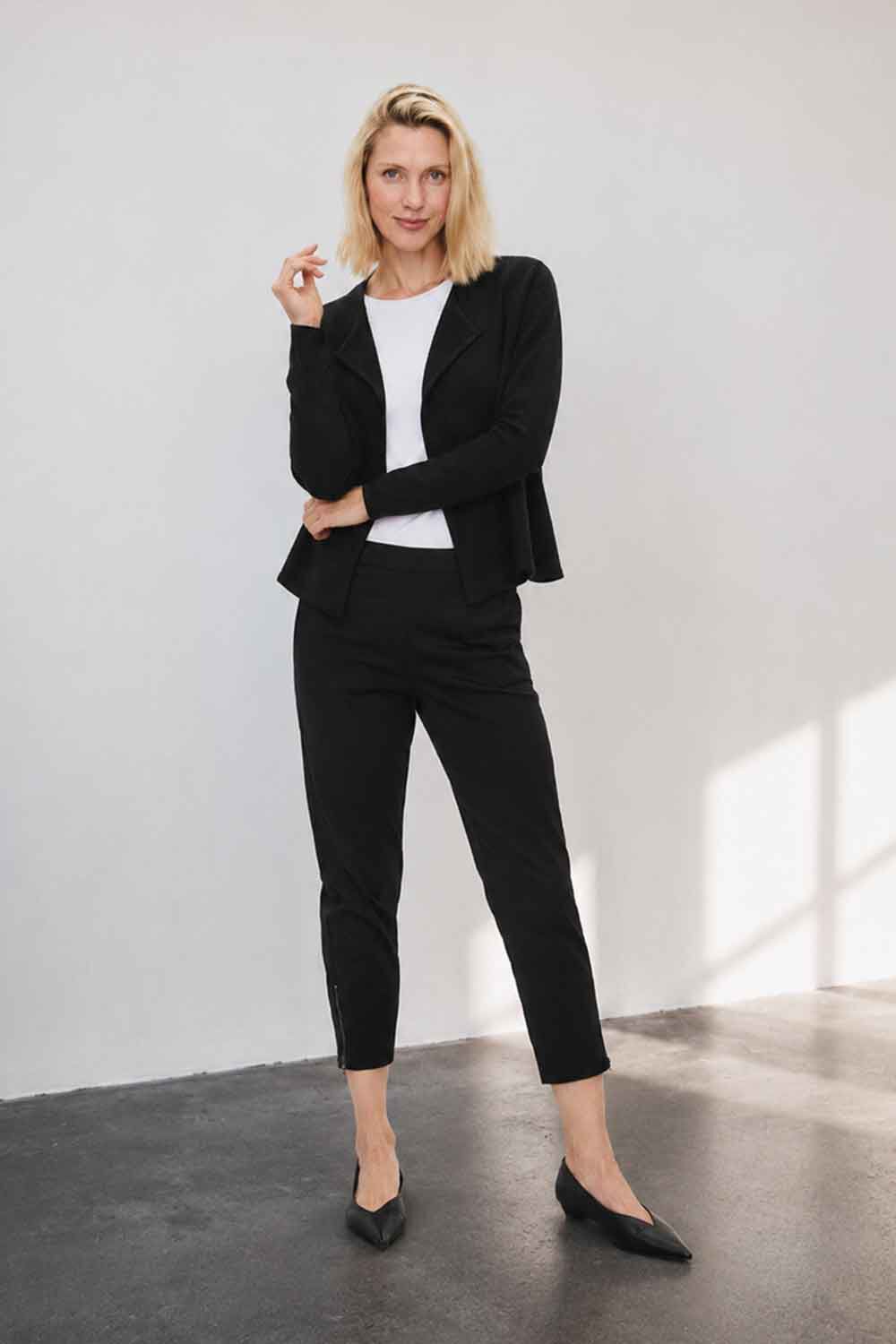 Julitta Jakke - Black, Bellarim JERSEY Topp - White, Padme Bukser - Black