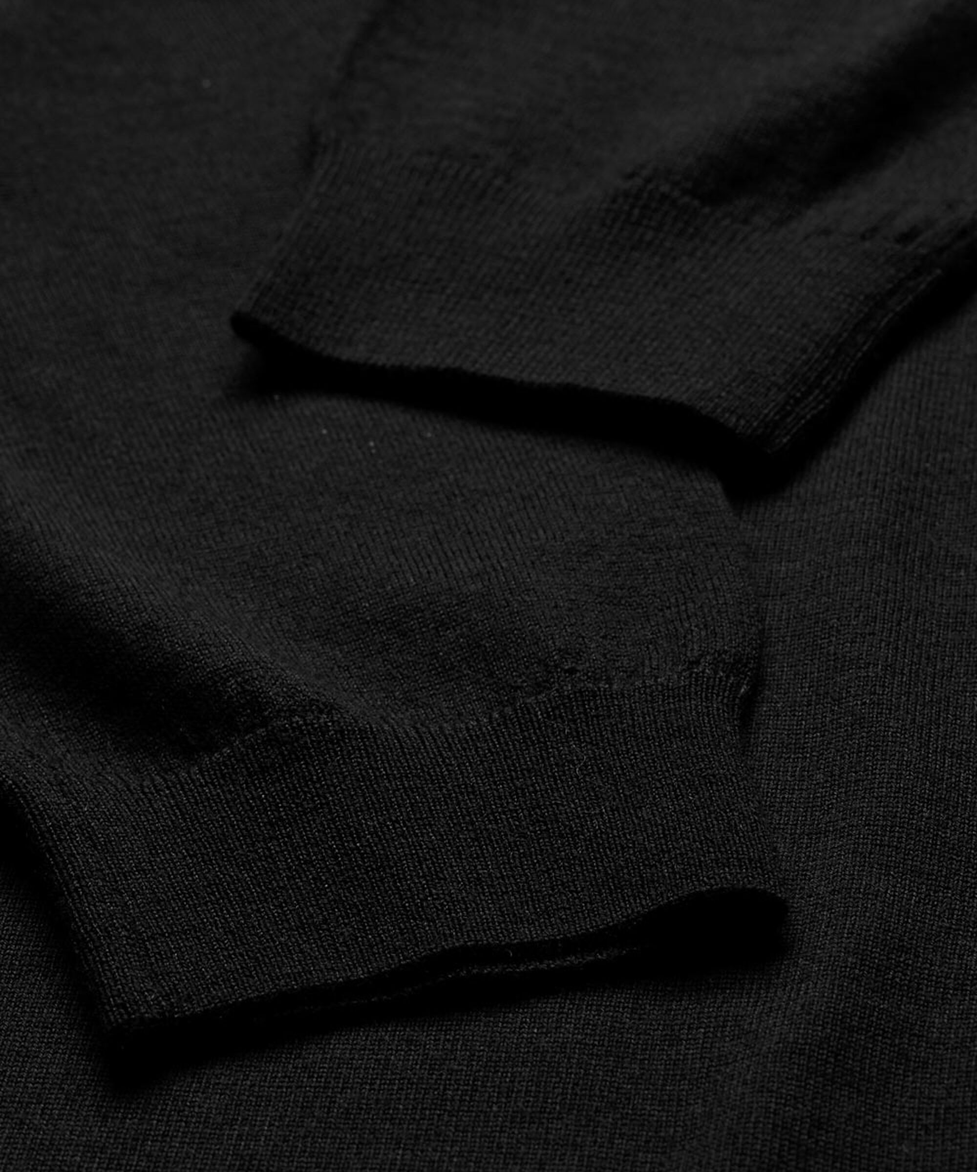 Nina Kjole, Black