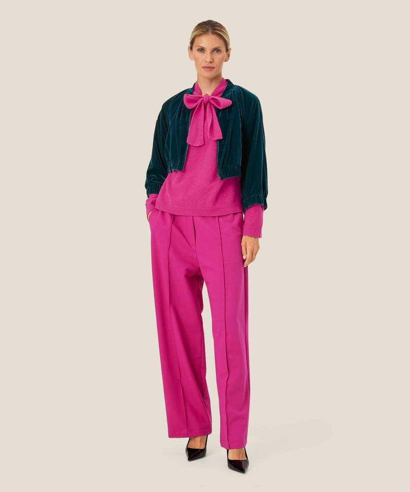 Jabine Jakke, Reflect Pond