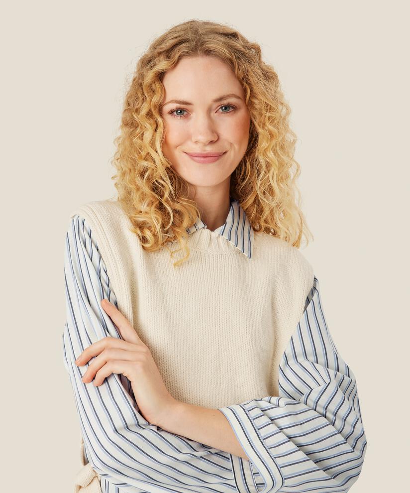 Fumiko Strikket Vest, Whitecap