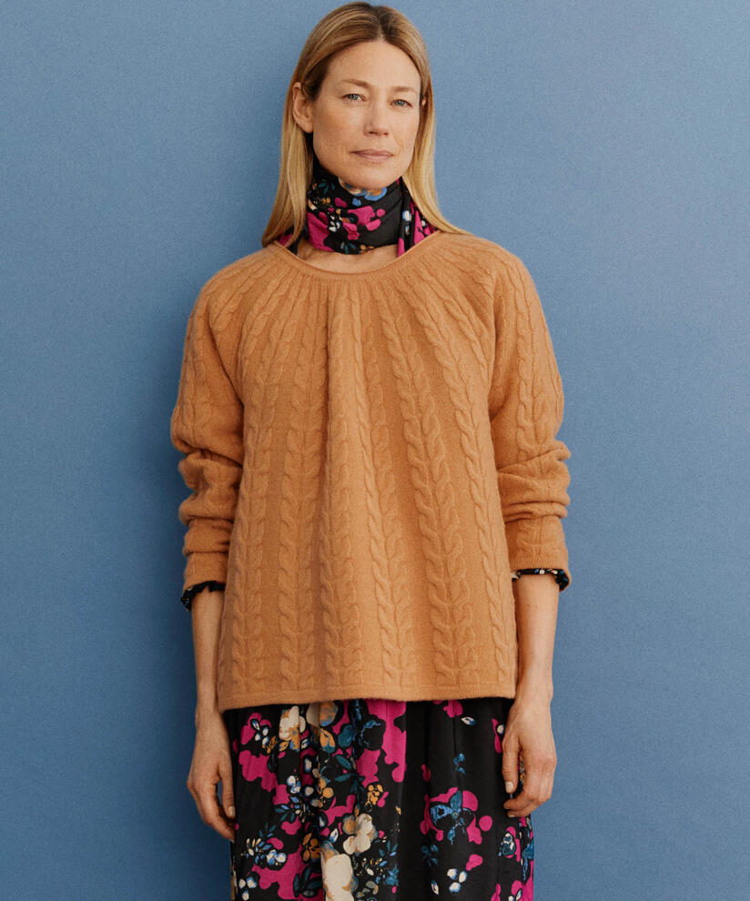 Faylah Strikkegenser, Bisquit