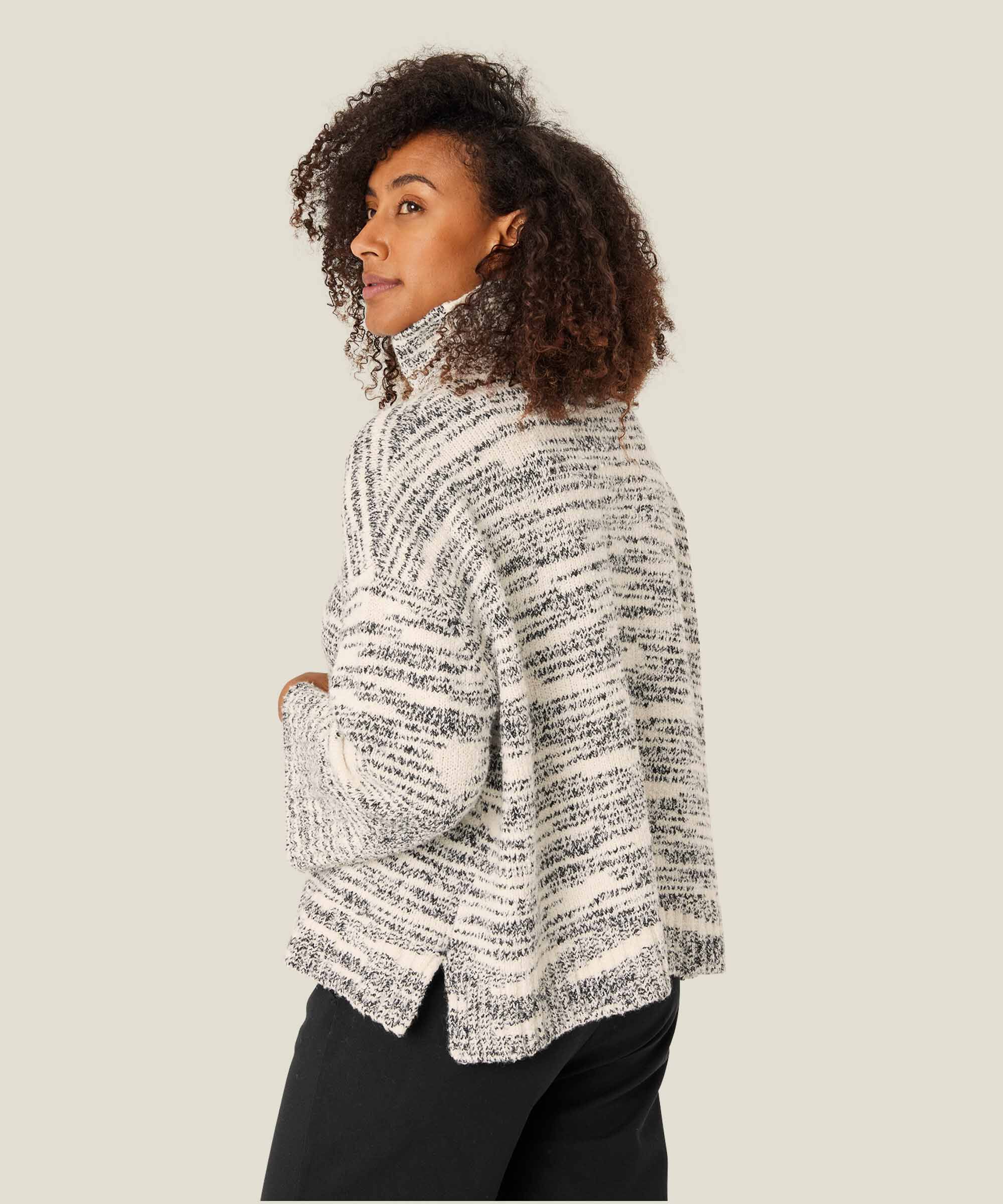 Fuchsia Strikkegenser, Black