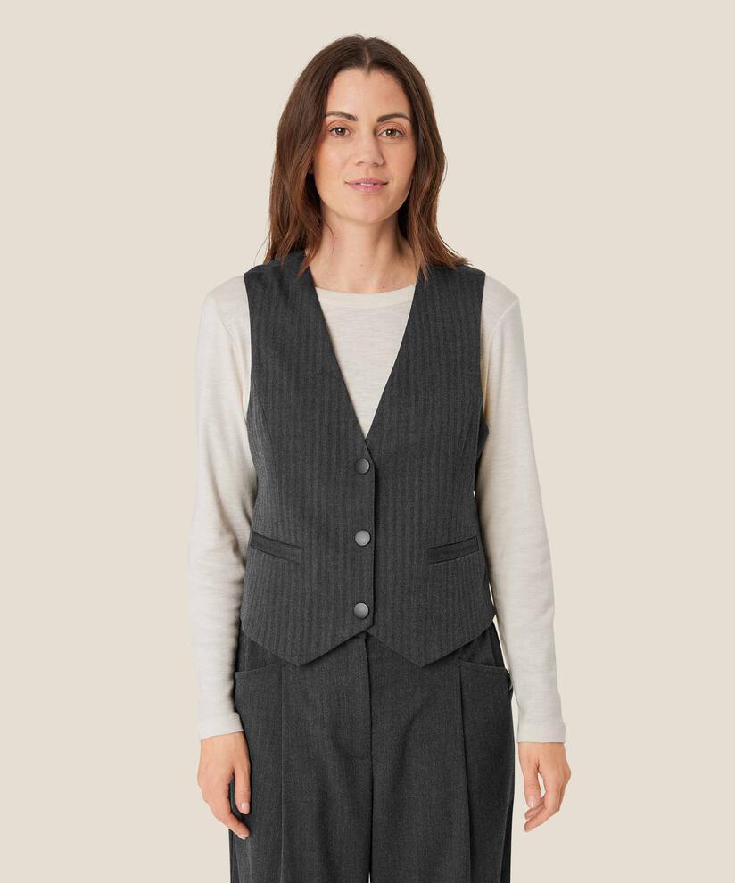 Jordyn Vest, D. Grey mel.