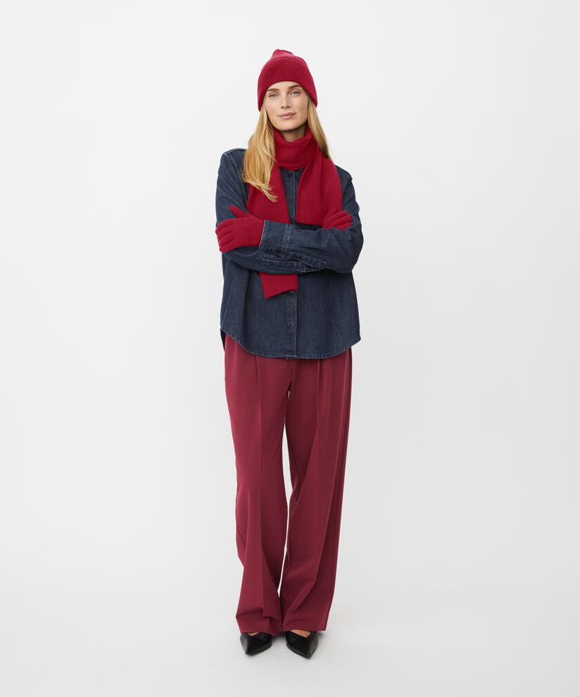 Strikkesett med lue, hansker og skjerf, Scarlet Sage