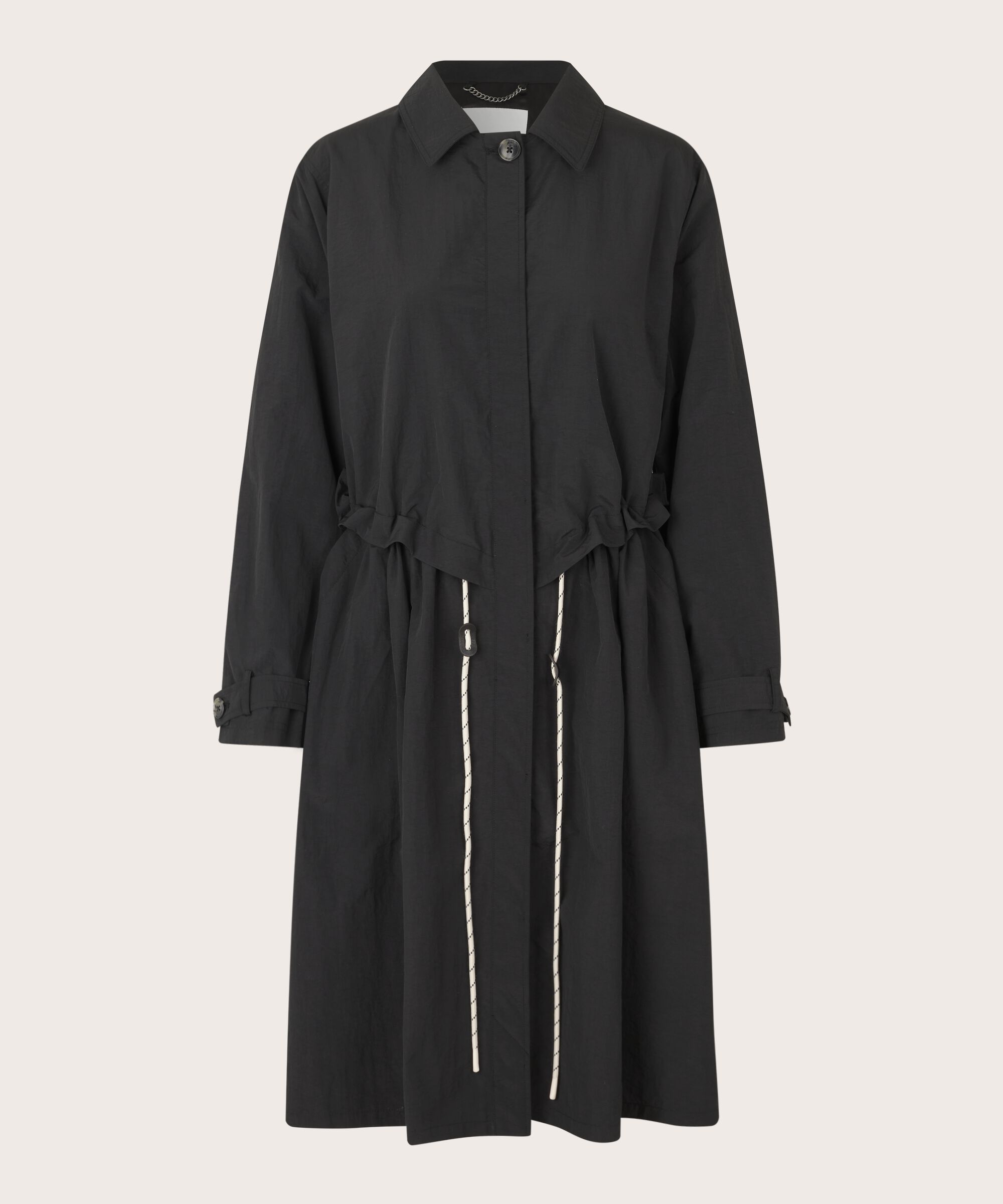 Tilia Kåpe , Black