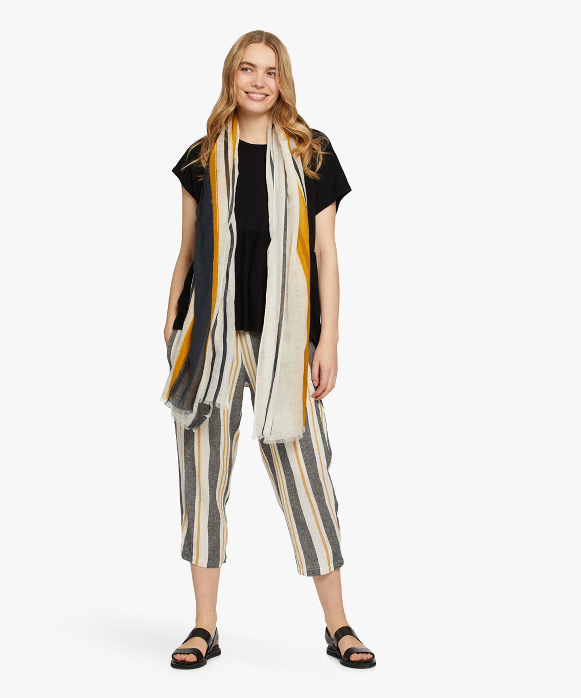 FARIHA TOPP, Black