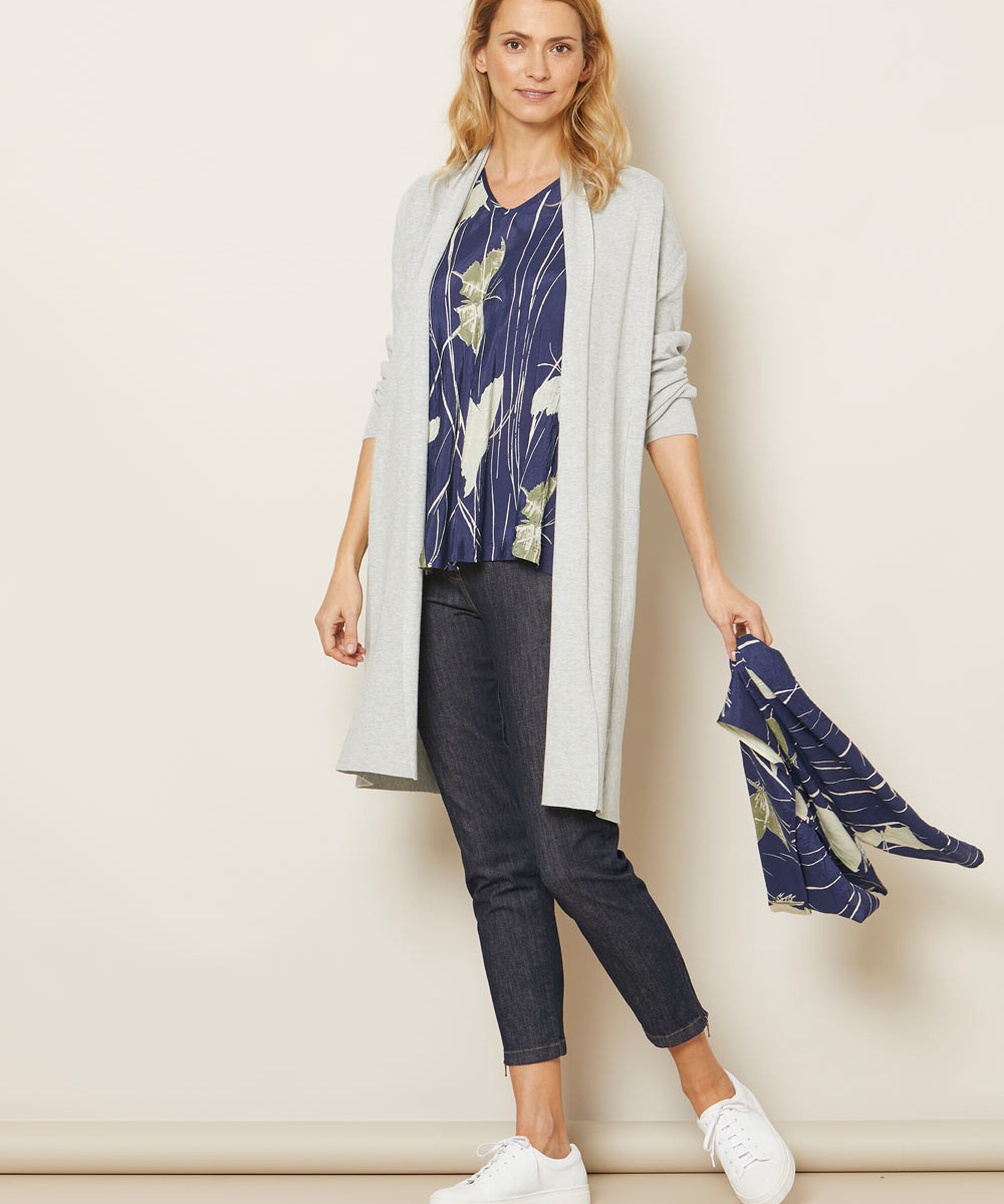 KALLO TOPP, Medieval blue