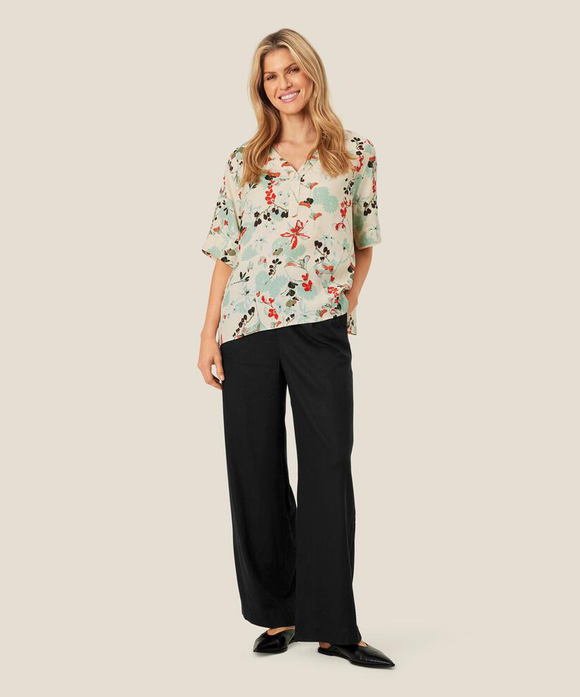 Parmone Bukser, Black