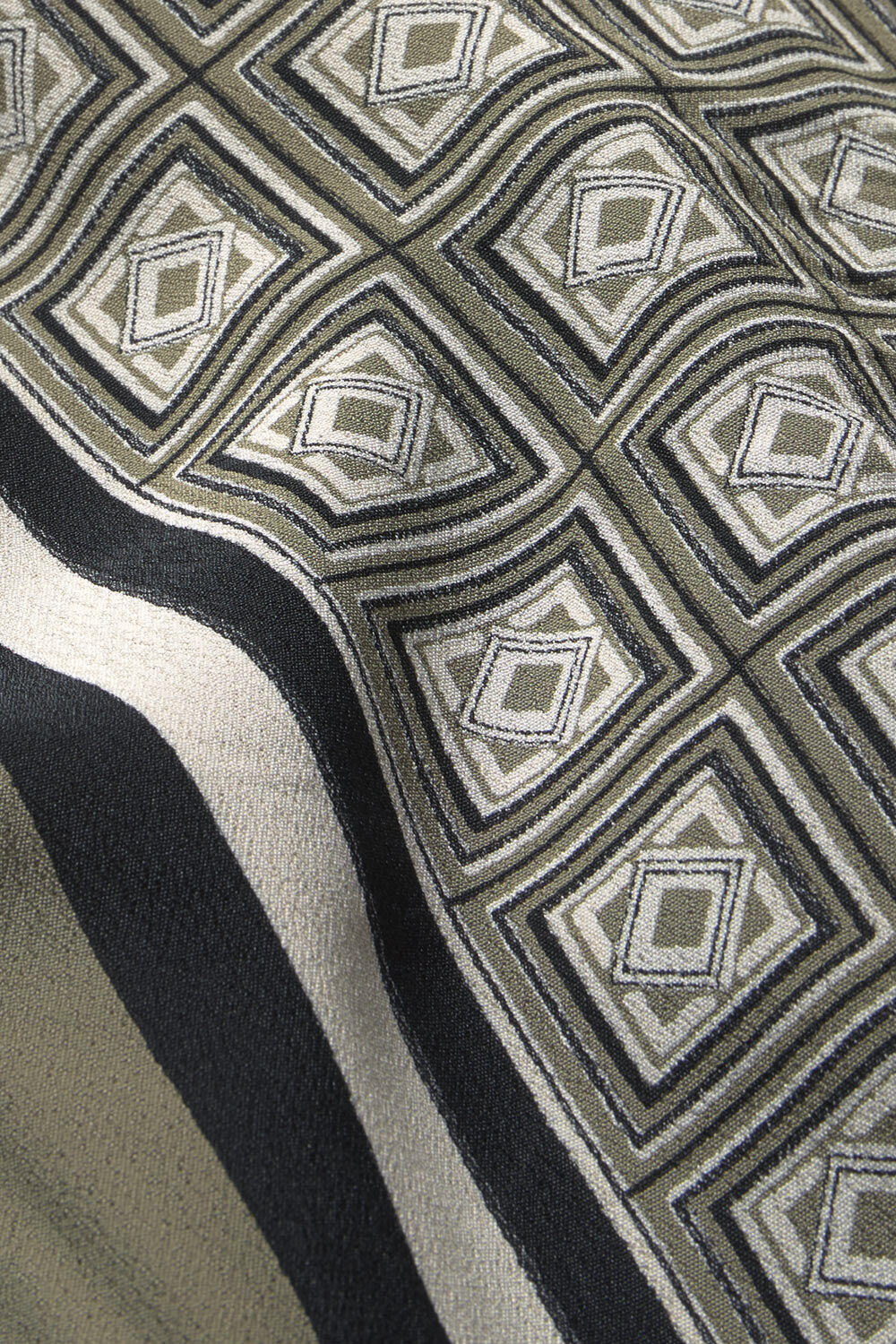 Petrina Bukser, Olive