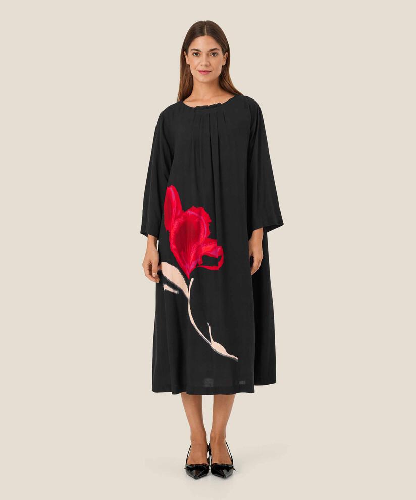 Nafiala Kjole, Haute Red