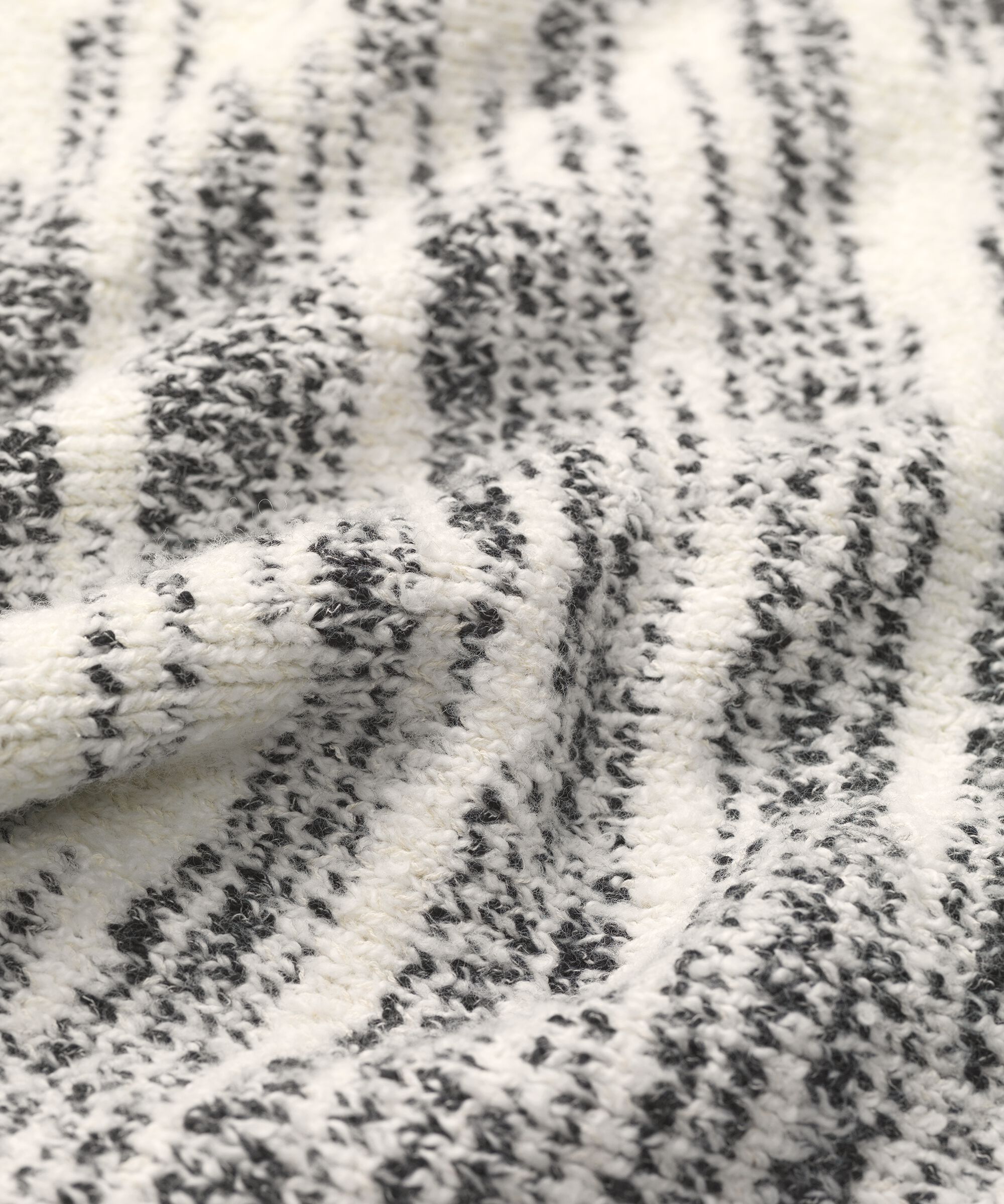 Fuchsia Strikkegenser, Black