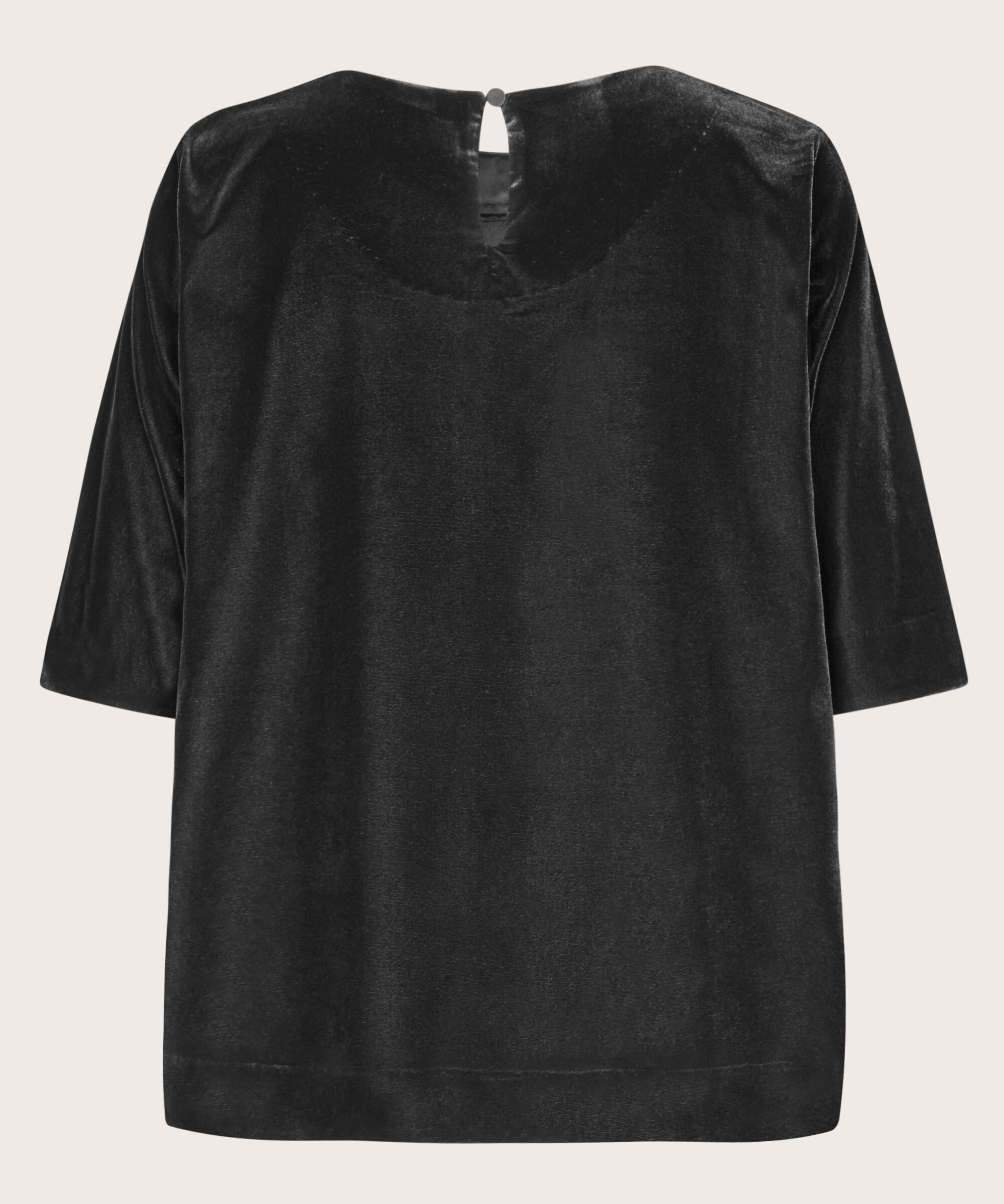 Daila Topp, Black