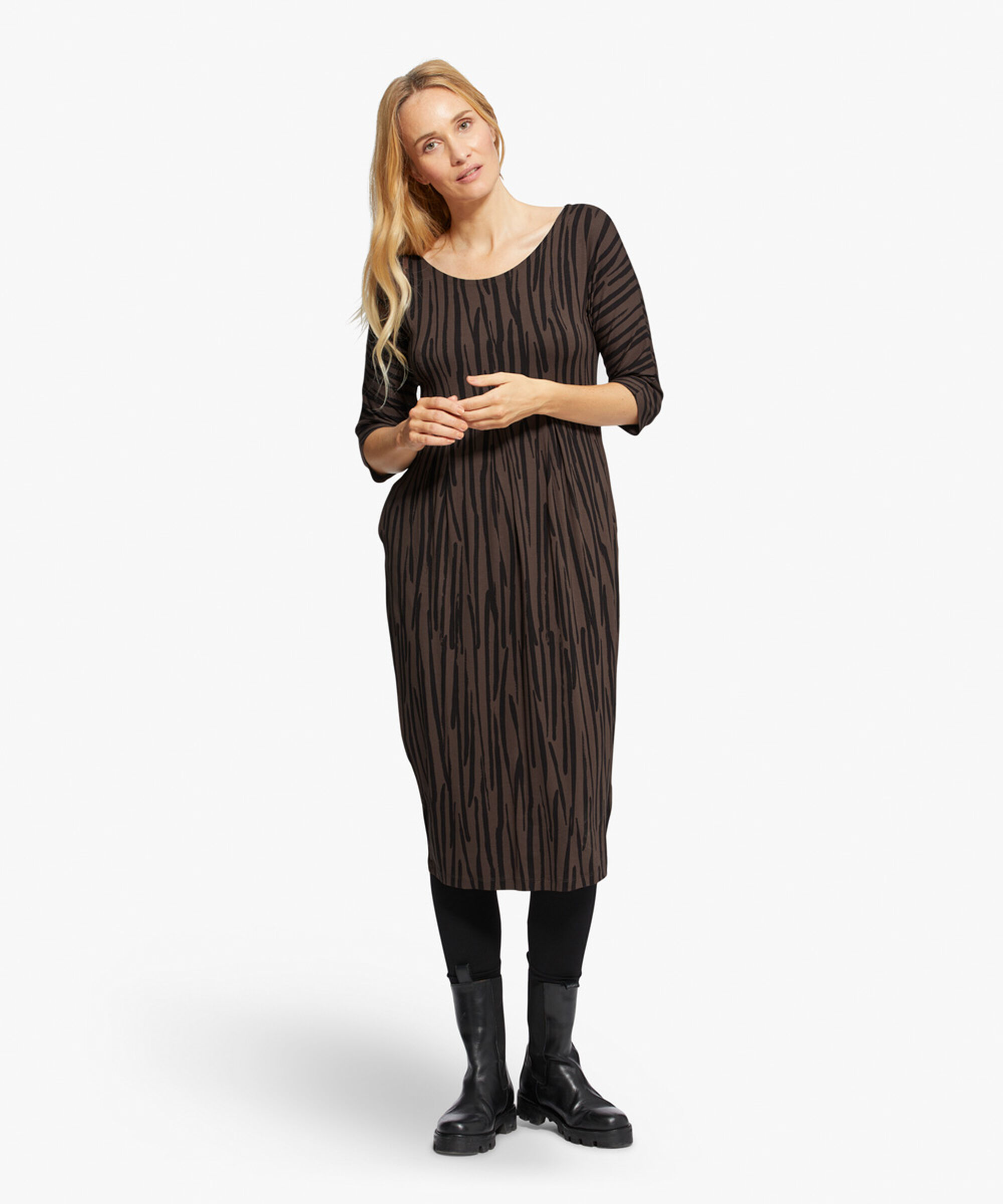 NIMA KJOLE, Chocolate