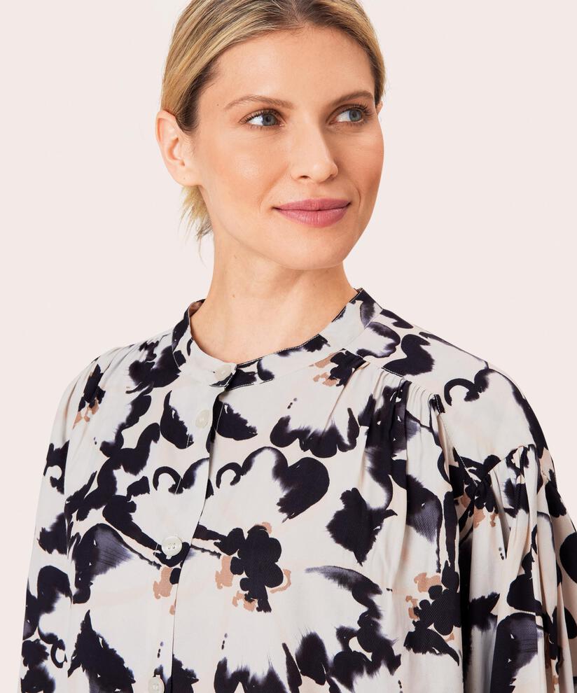 Ilisa Skjorte, Volcanic