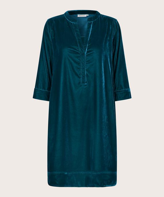 Nokolo Kjole, Reflect Pond