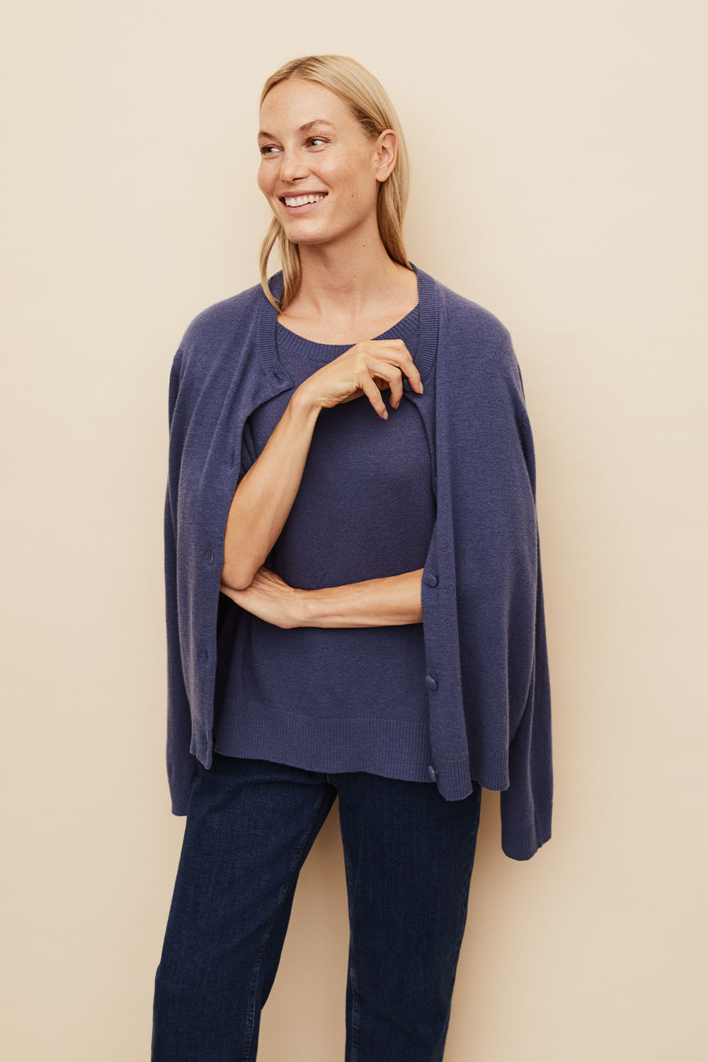 Leanna Cardigan - Gray Blue, Fallan Strikkegenser - Gray Blue, Paulo Bukser - Dark Denim