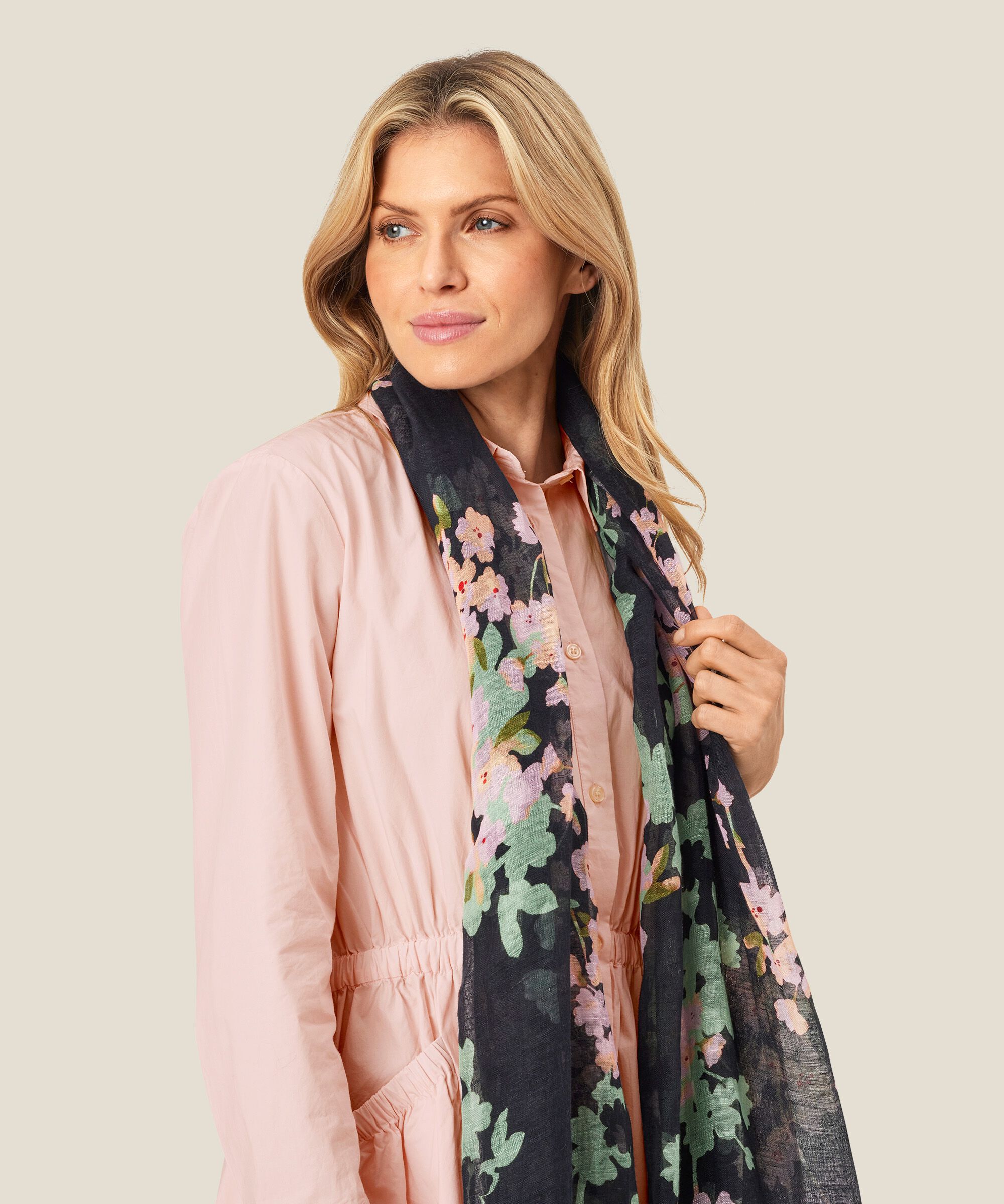 Adisa Skjerf, Pink Lady