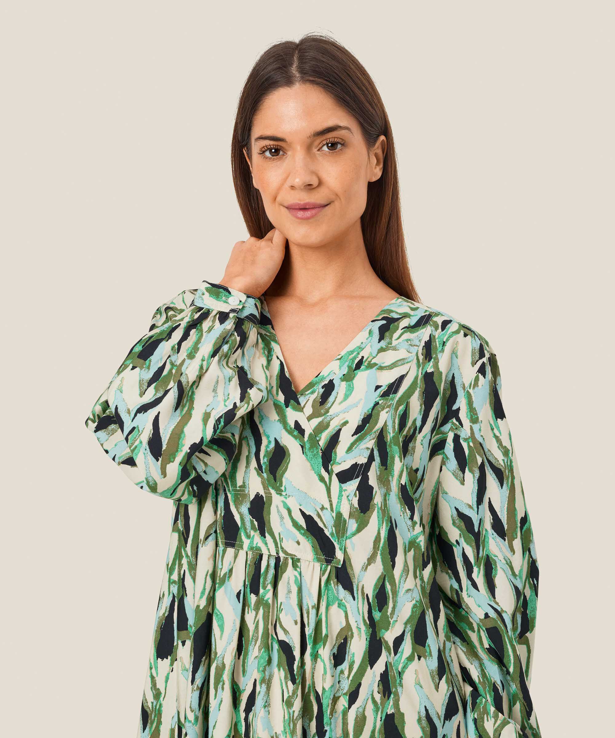 Noemma Kjole, D. Lichen Green