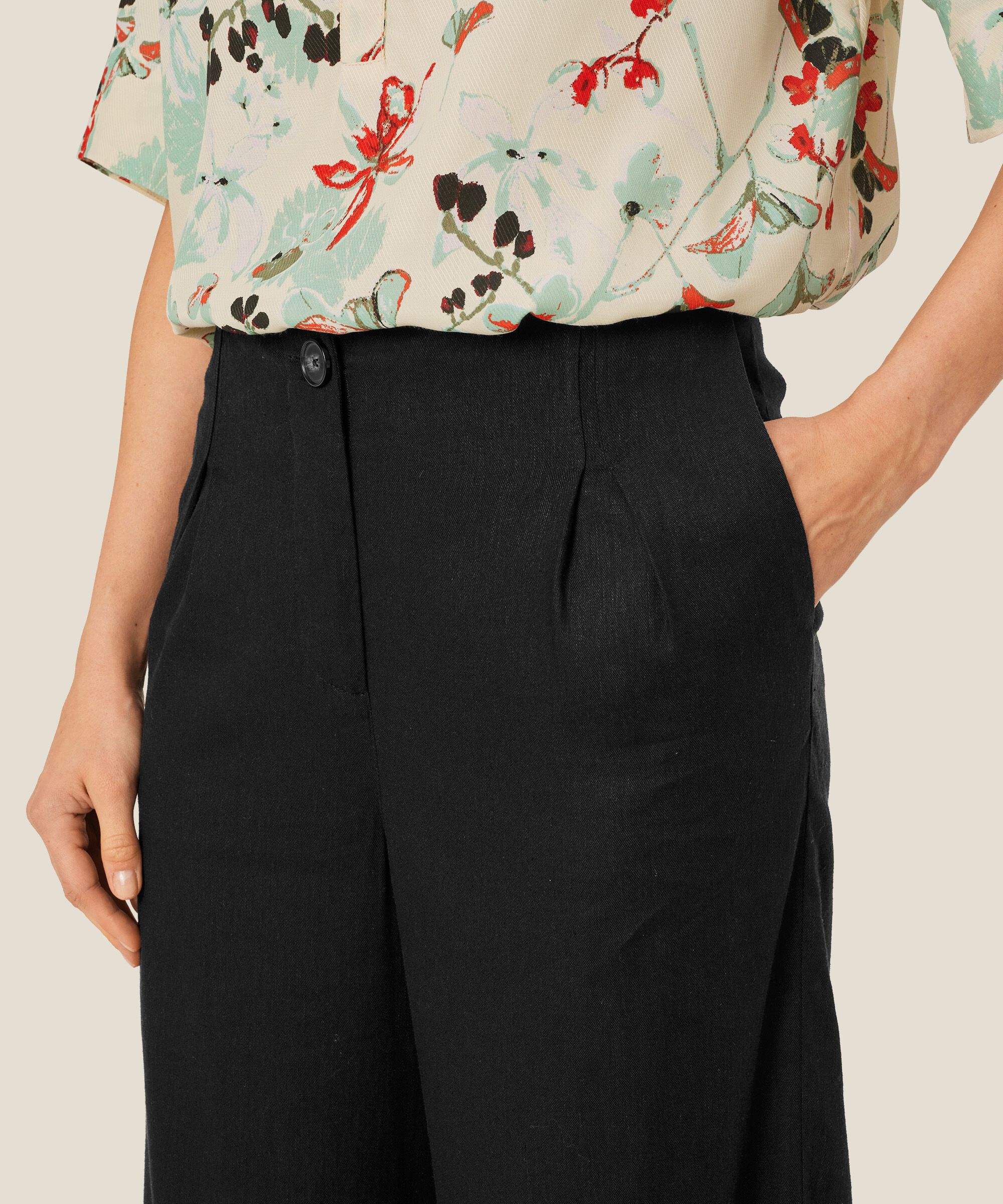 Parmone Bukser, Black