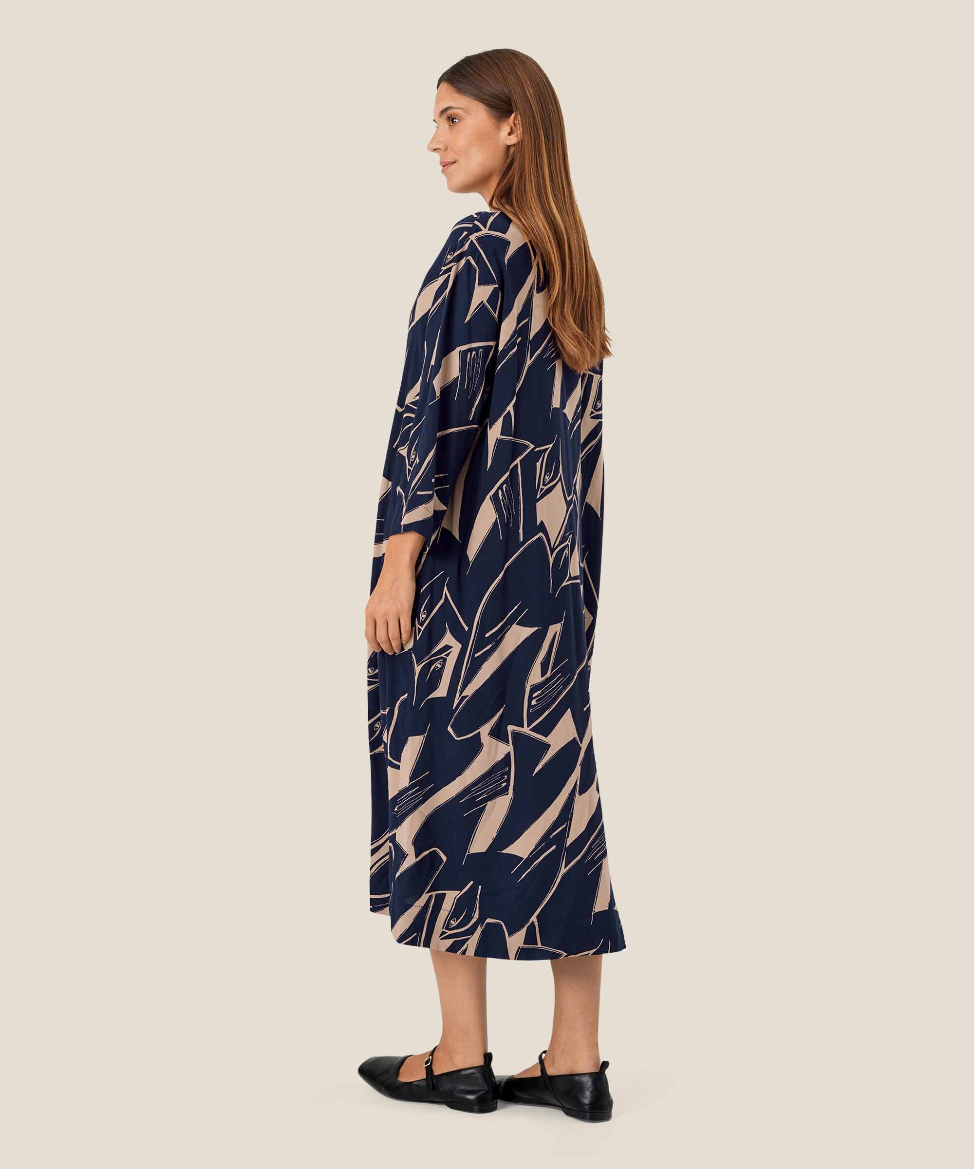 Nasiso Kjole, Navy Blazer