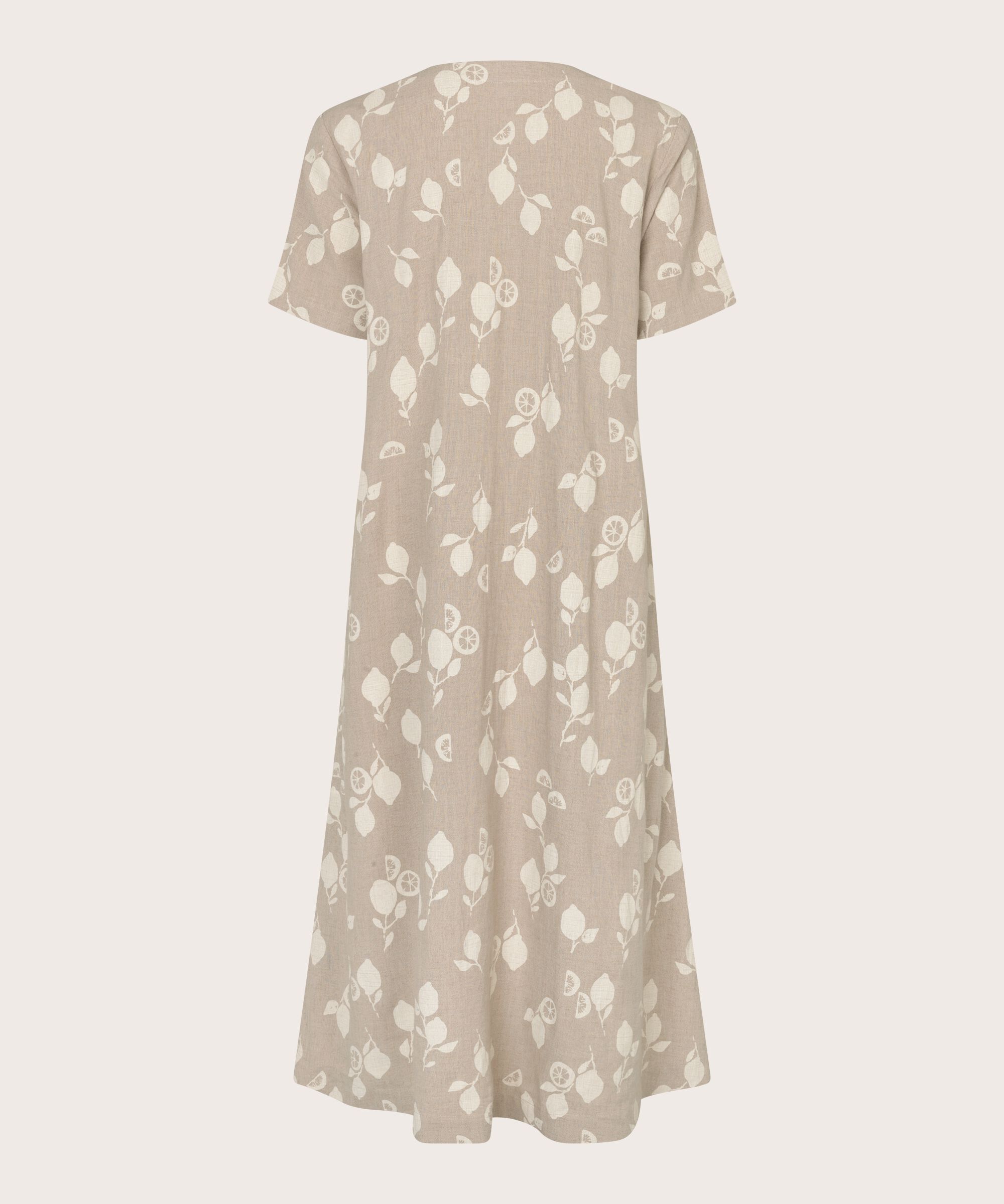 Nipani Kjole, Natural