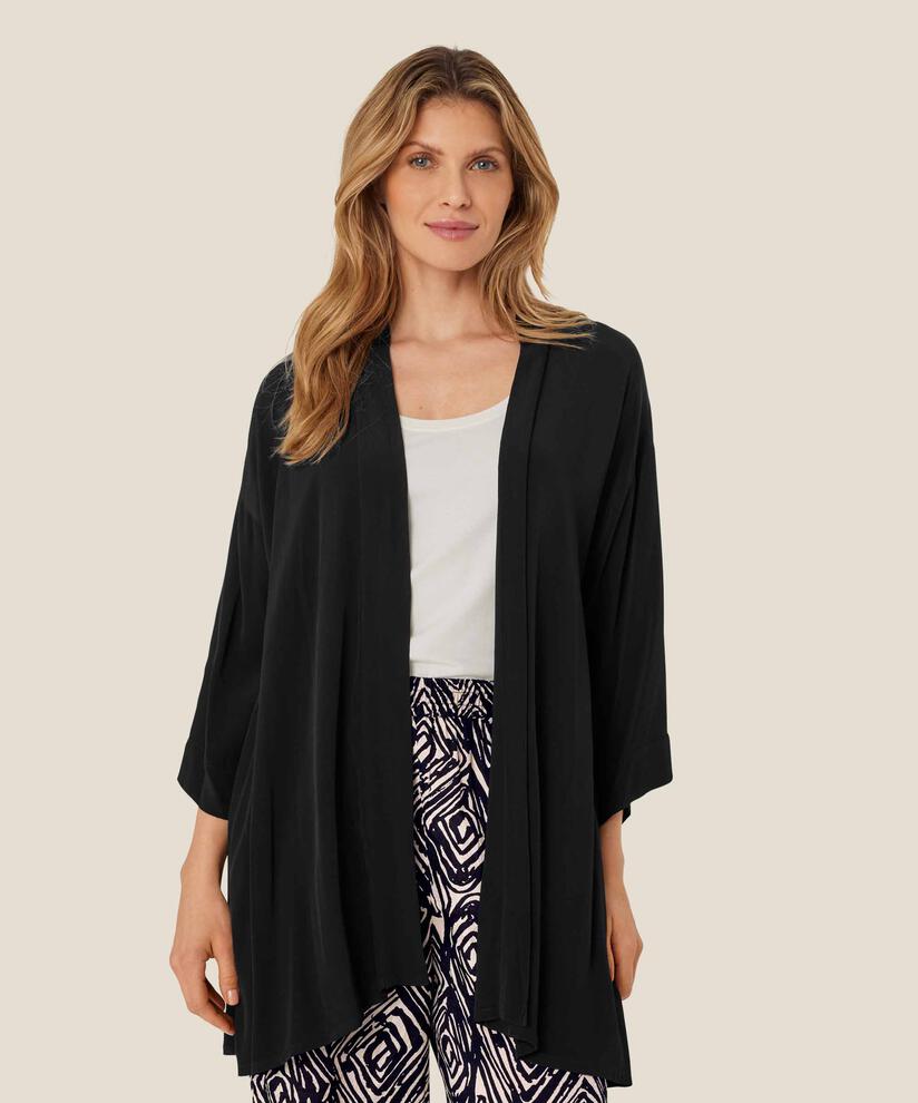 Josslyn Jakke, Black