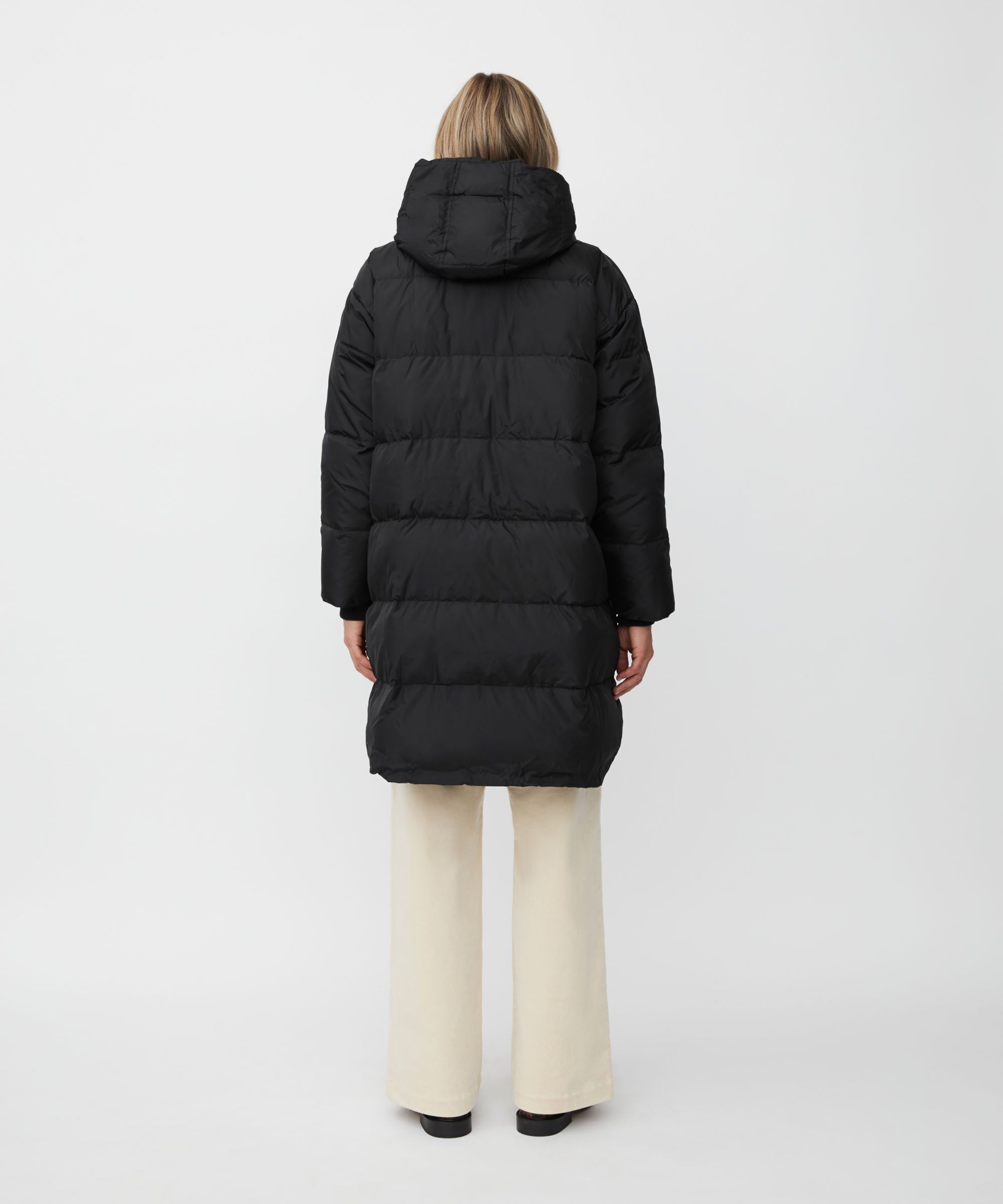 Thilde Dunkåpe, Black